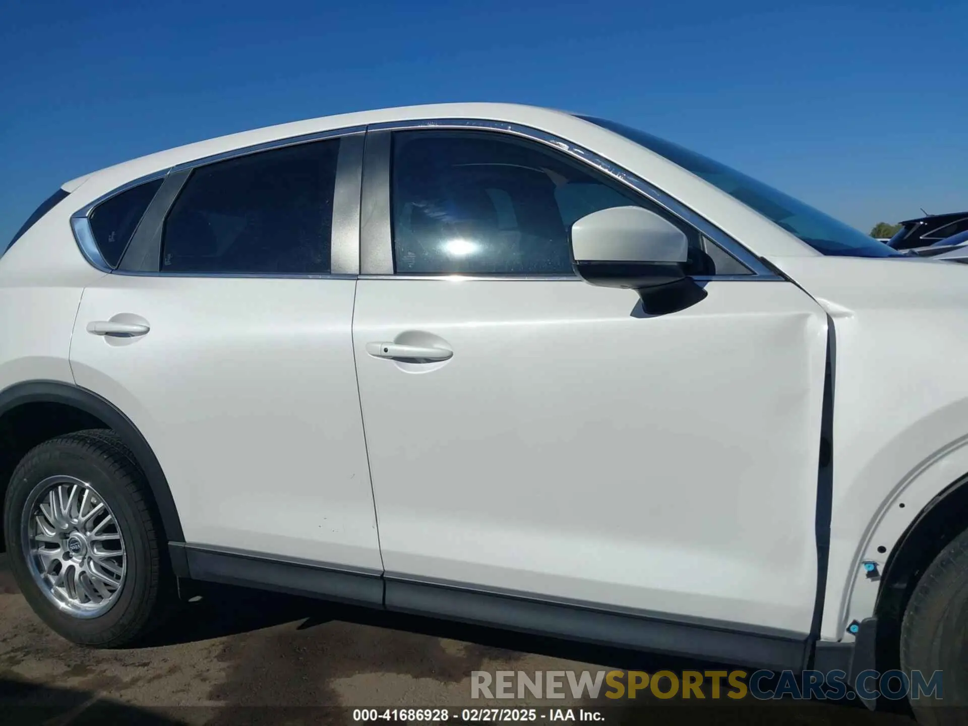 13 fotografías del automóvil dañado JM3KFACMXM1383738 MAZDA CX-5 2021