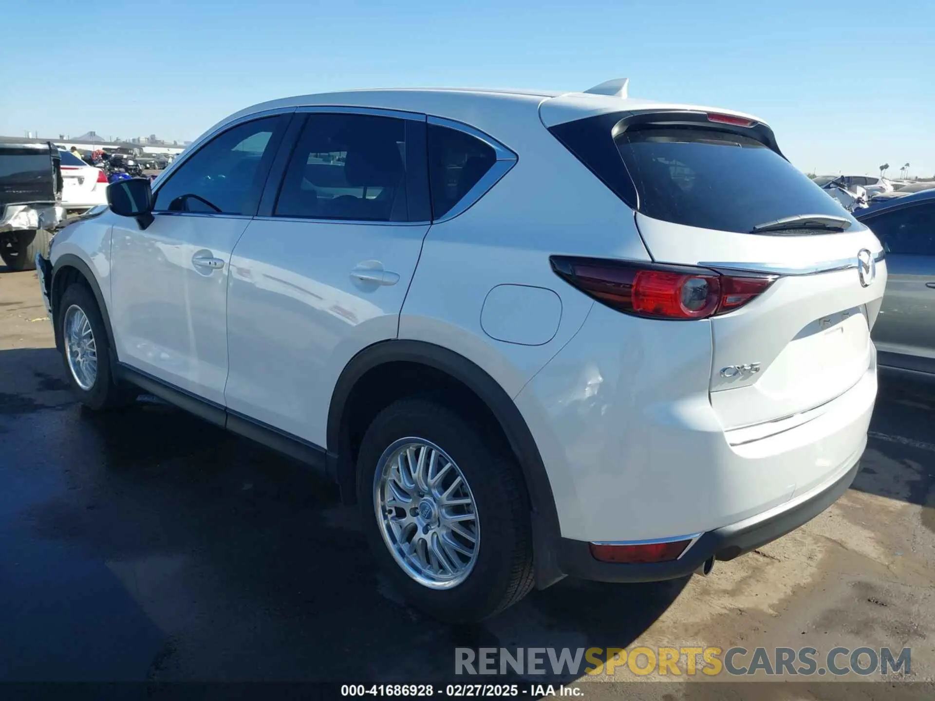 3 fotografías del automóvil dañado JM3KFACMXM1383738 MAZDA CX-5 2021
