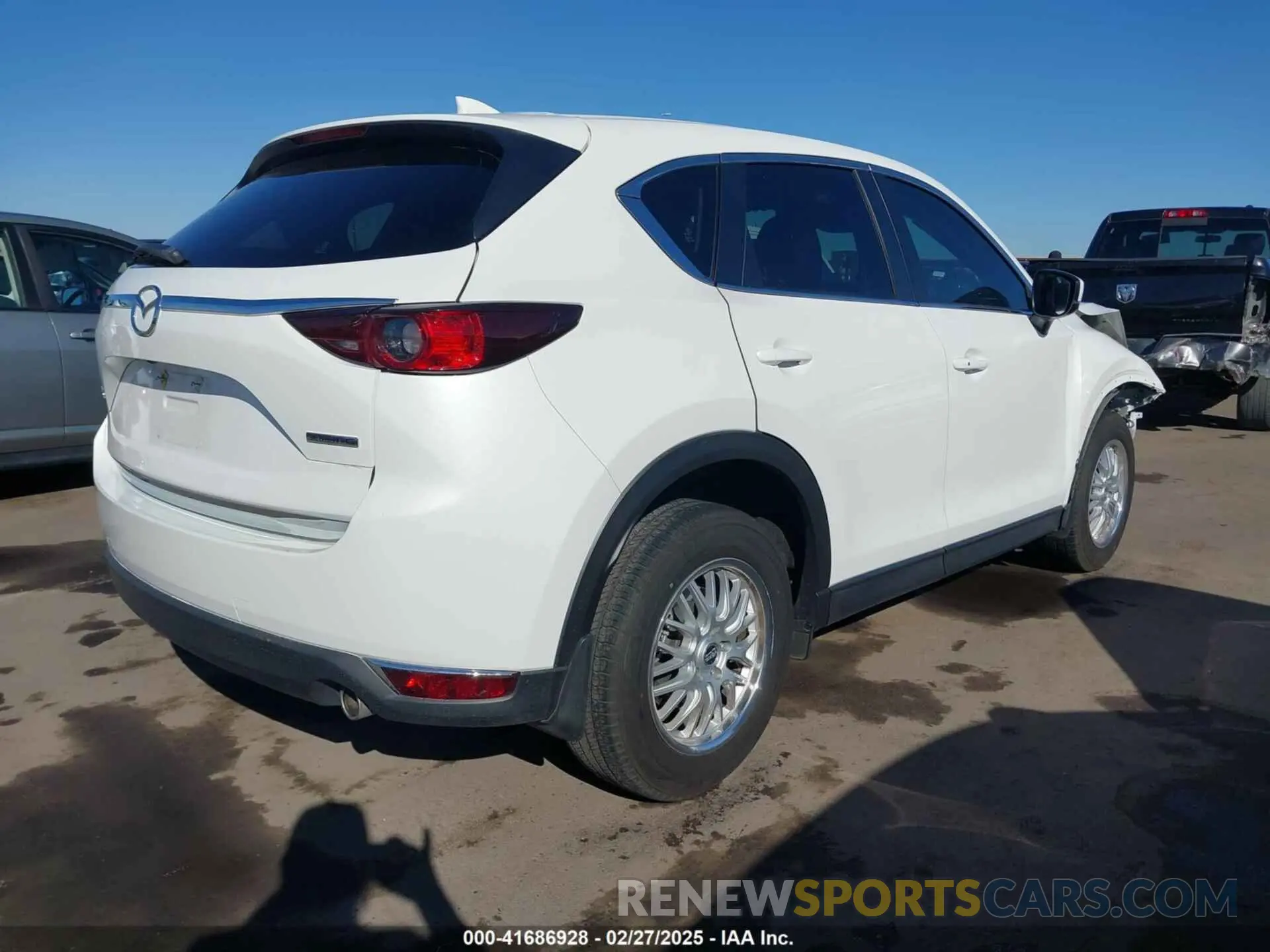 4 fotografías del automóvil dañado JM3KFACMXM1383738 MAZDA CX-5 2021