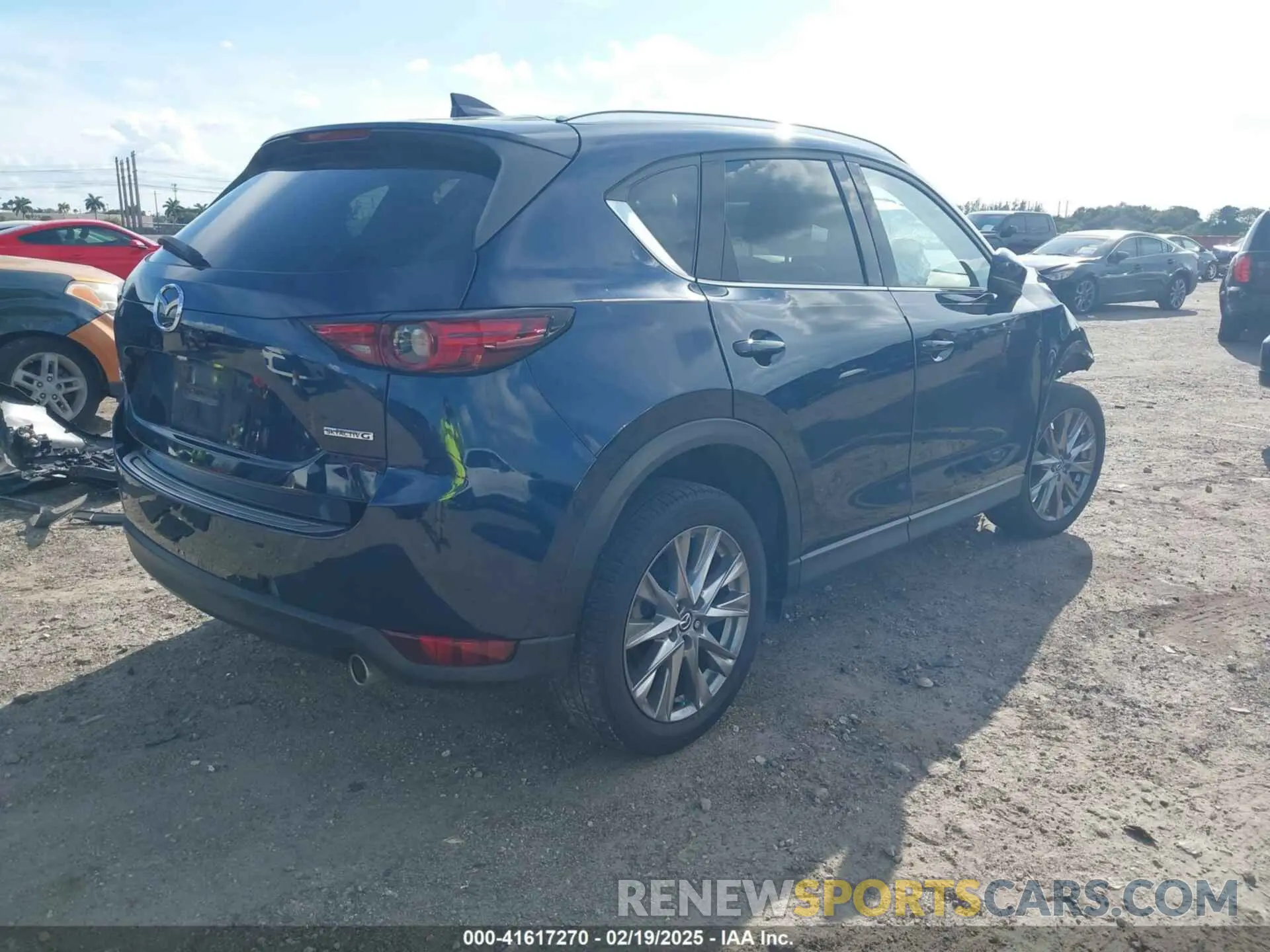 4 fotografías del automóvil dañado JM3KFADM0M0469886 MAZDA CX-5 2021
