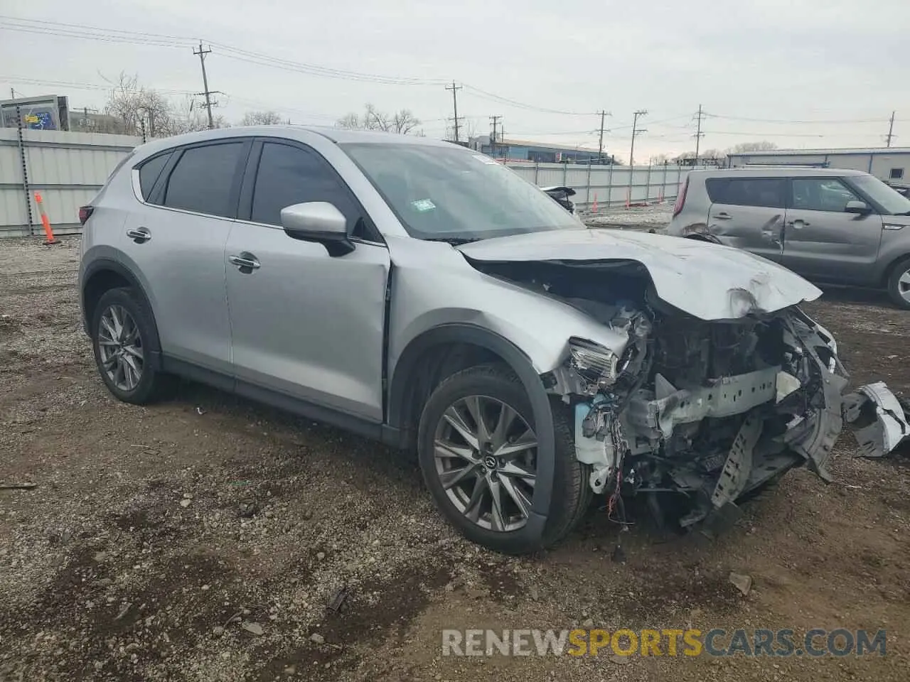 4 fotografías del automóvil dañado JM3KFADM0M1317942 MAZDA CX-5 2021