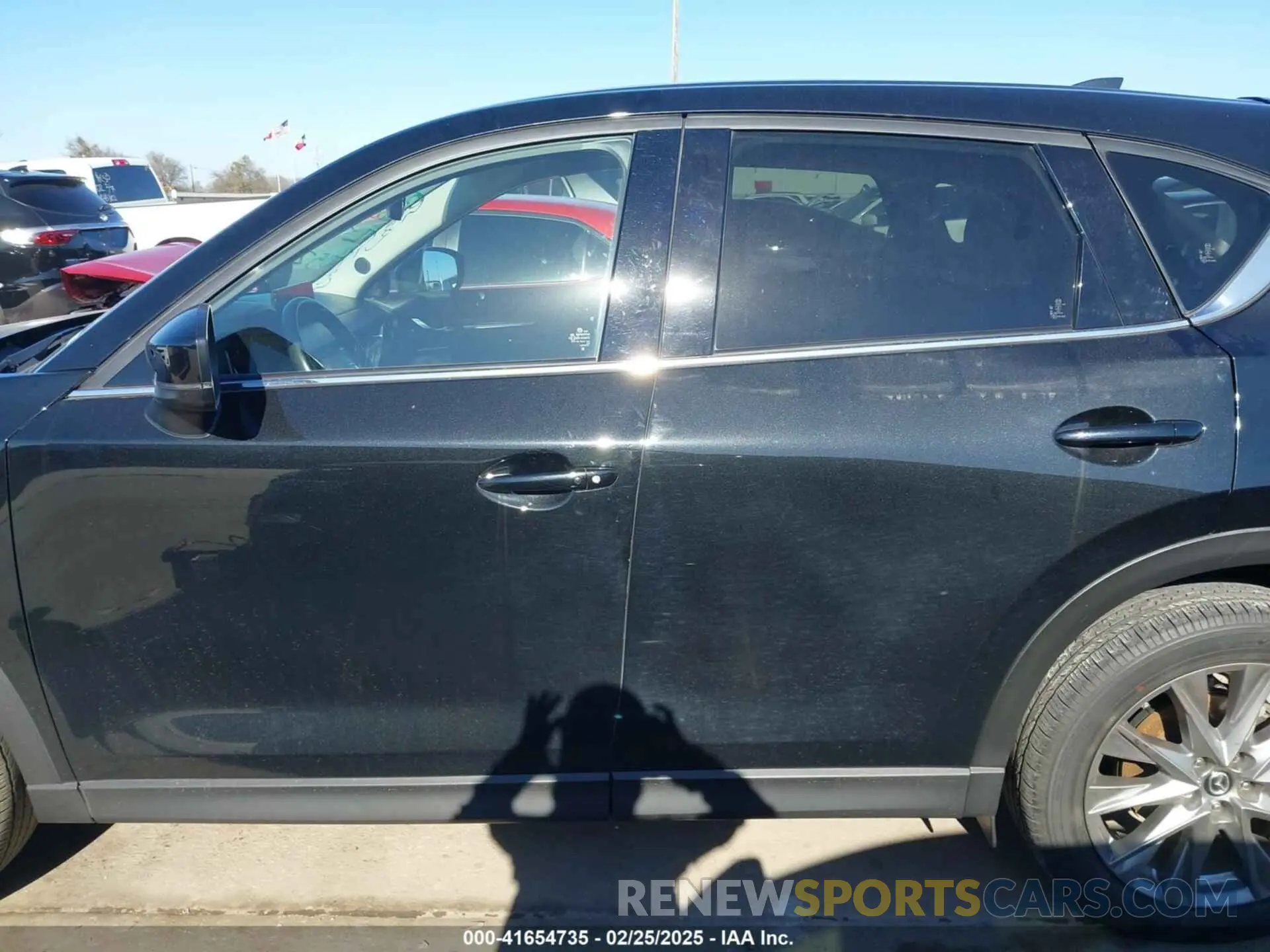 14 fotografías del automóvil dañado JM3KFADM1M0406098 MAZDA CX-5 2021