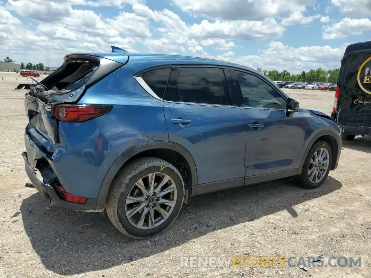 3 fotografías del automóvil dañado JM3KFADM1M1324883 MAZDA CX-5 2021