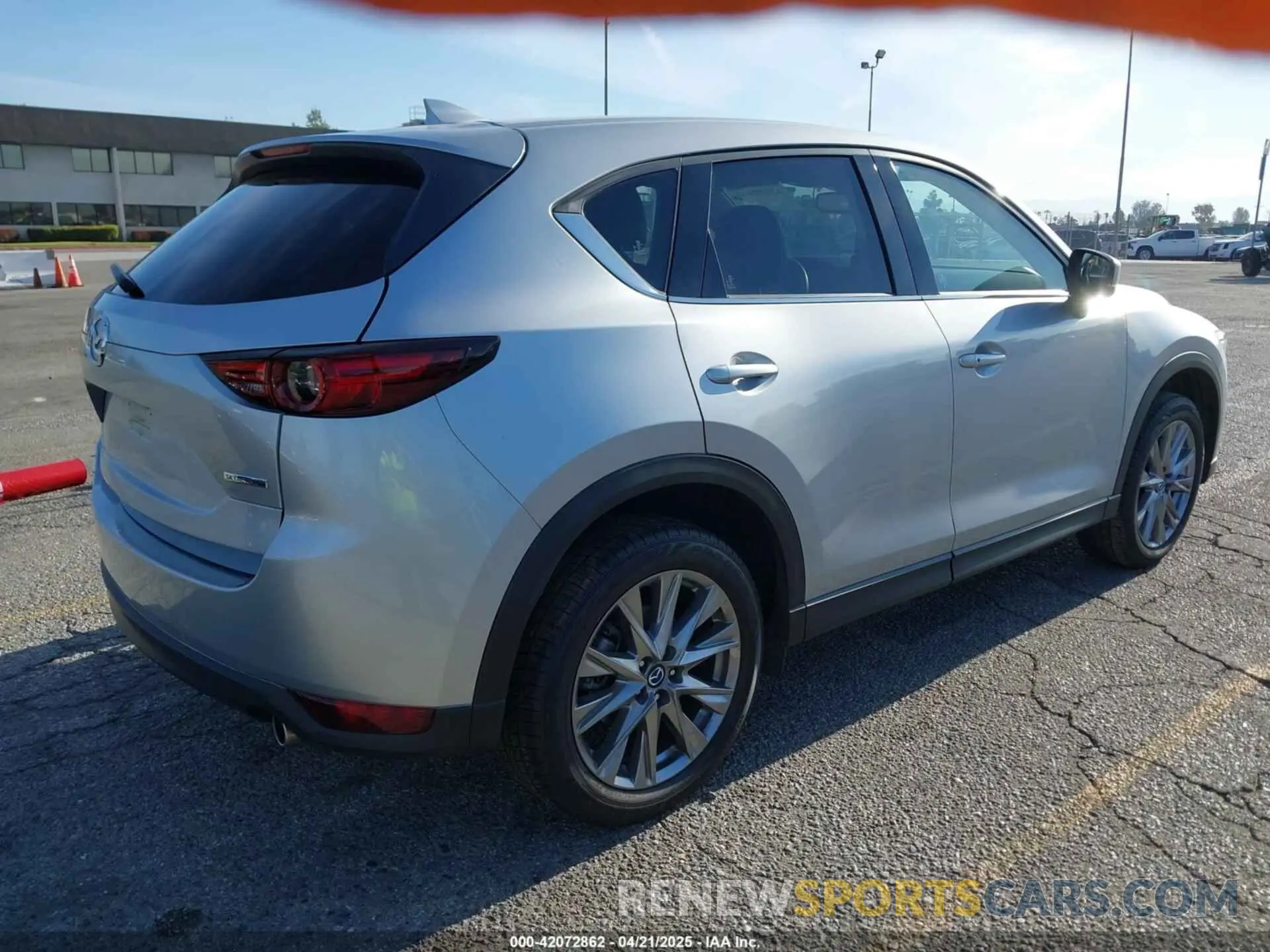 4 fotografías del automóvil dañado JM3KFADM1M1393251 MAZDA CX-5 2021
