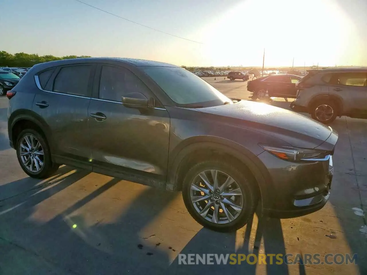 4 fotografías del automóvil dañado JM3KFADM2M0487743 MAZDA CX-5 2021