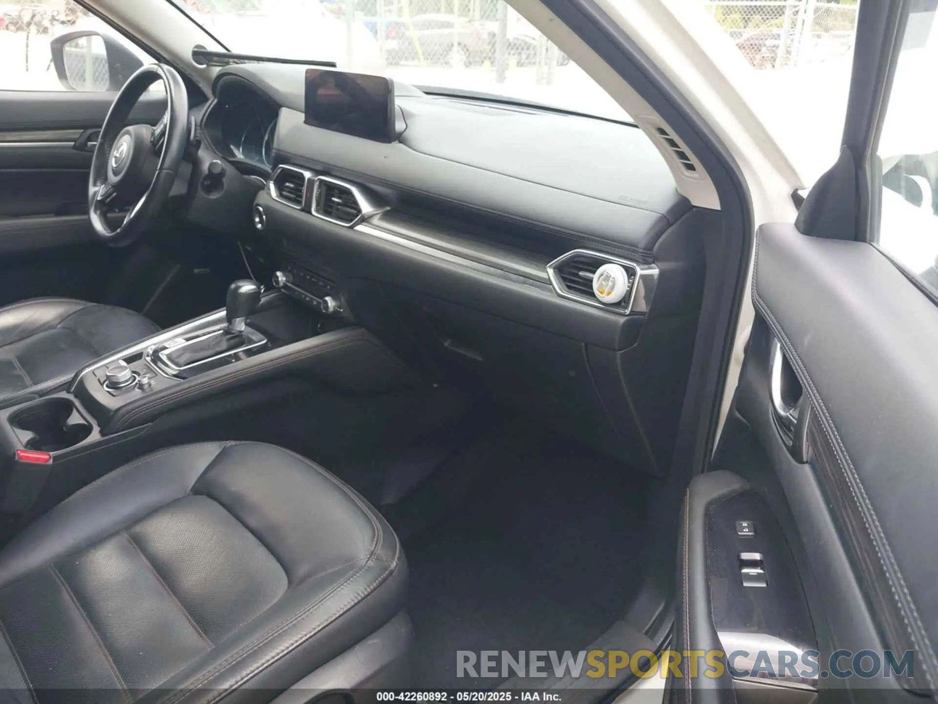 5 fotografías del automóvil dañado JM3KFADM2M1329879 MAZDA CX-5 2021