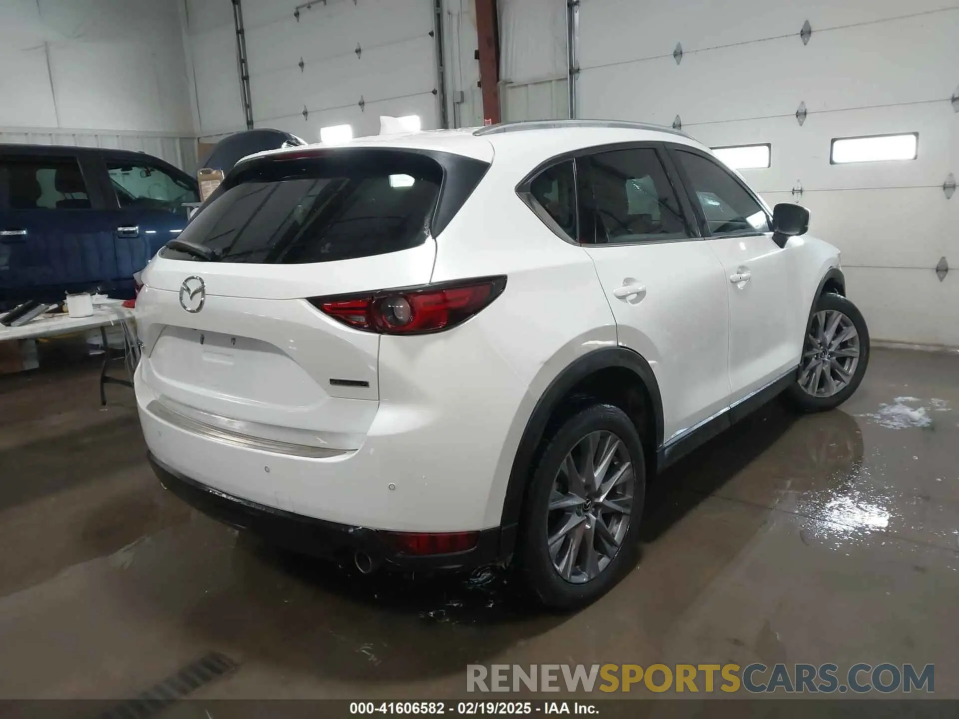 4 fotografías del automóvil dañado JM3KFADM3M0312143 MAZDA CX-5 2021