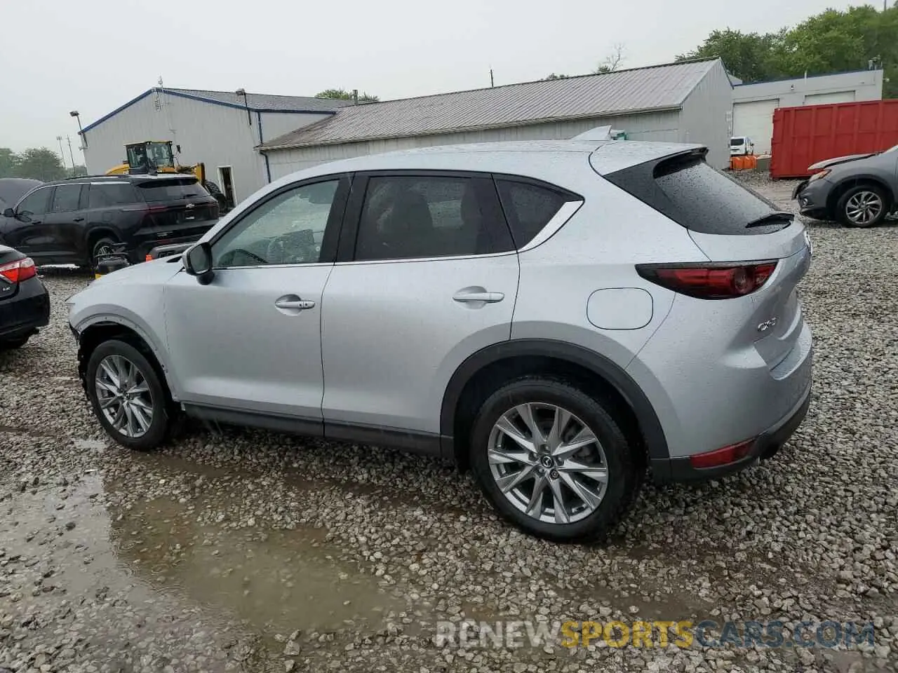 2 fotografías del automóvil dañado JM3KFADM4M1317376 MAZDA CX-5 2021