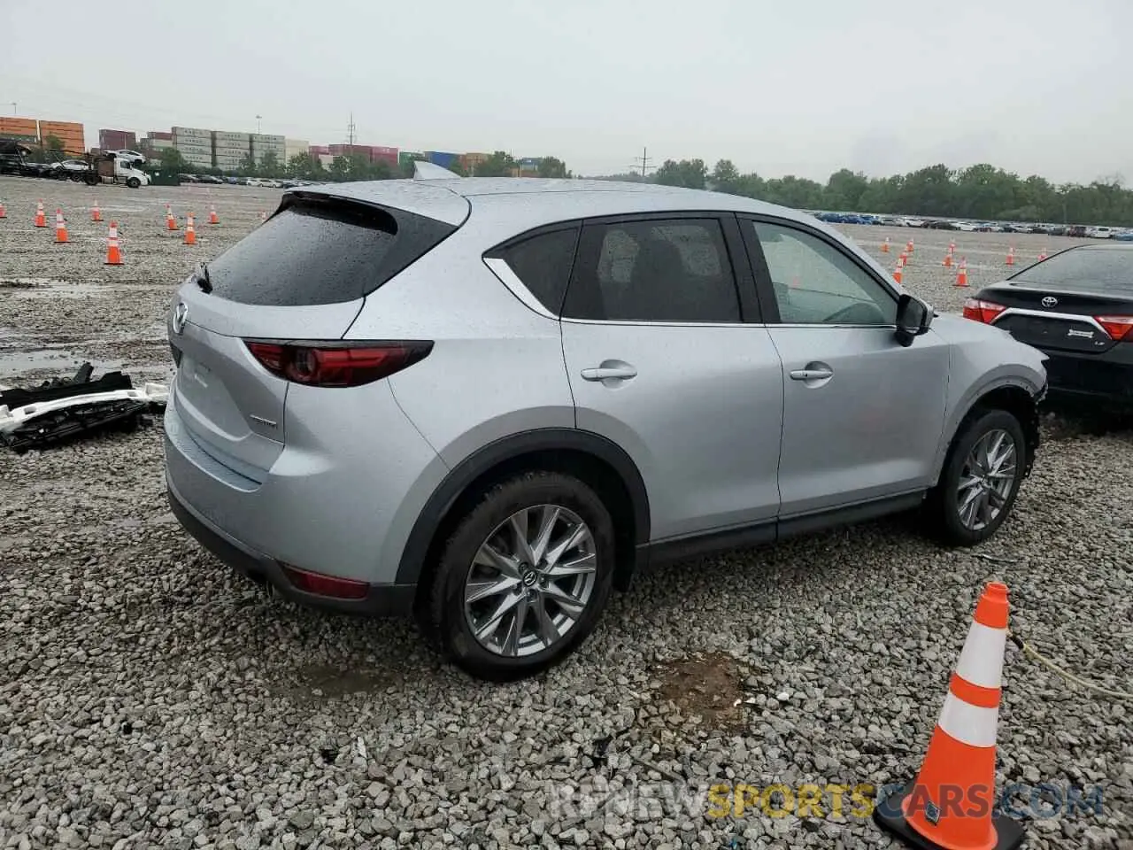 3 fotografías del automóvil dañado JM3KFADM4M1317376 MAZDA CX-5 2021