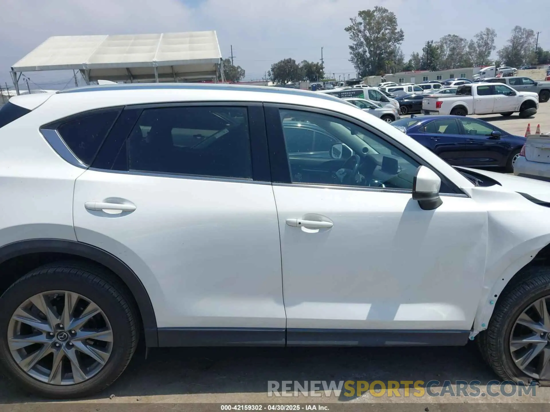 13 fotografías del automóvil dañado JM3KFADM5M0403849 MAZDA CX-5 2021