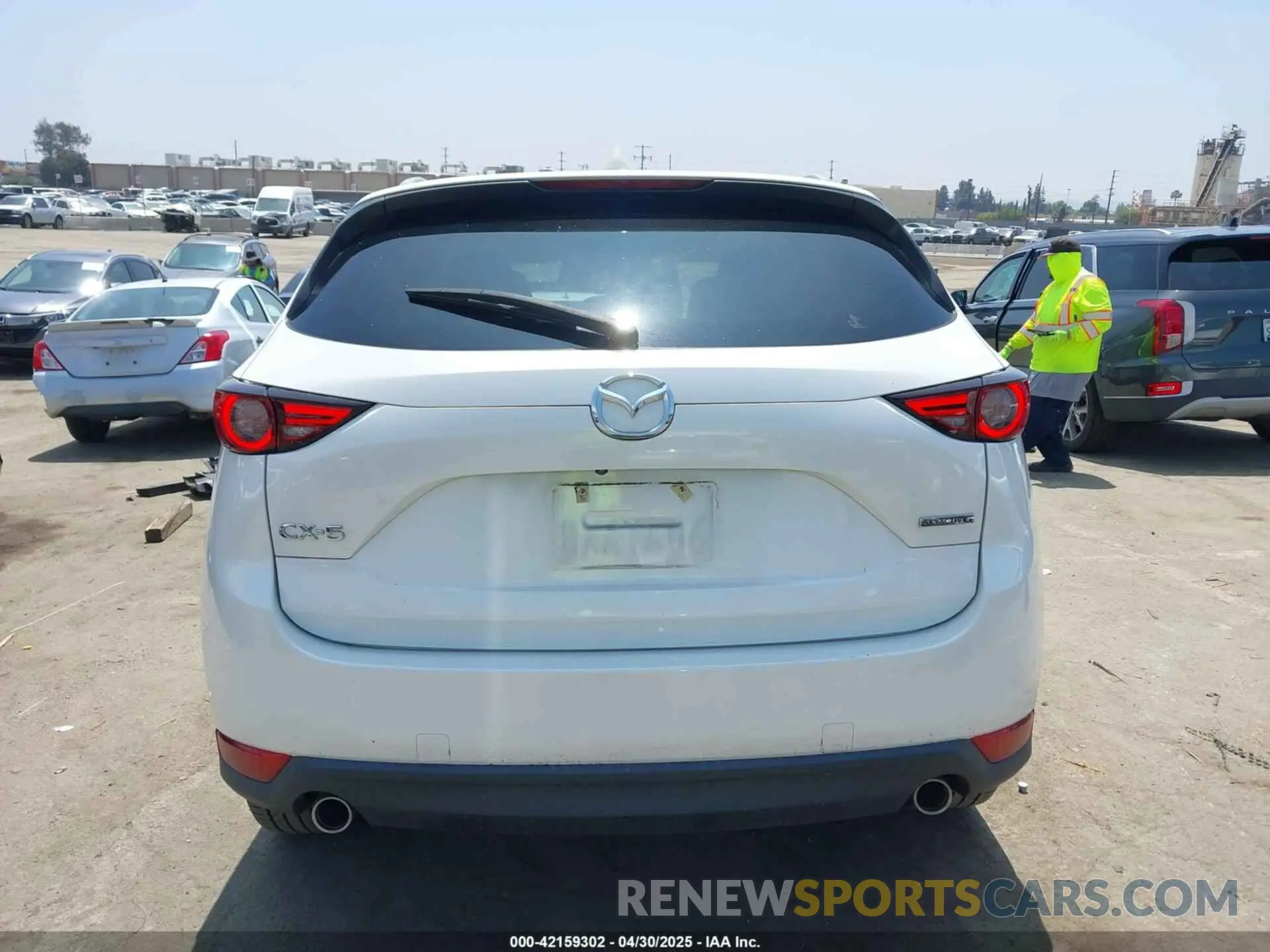 16 fotografías del automóvil dañado JM3KFADM5M0403849 MAZDA CX-5 2021