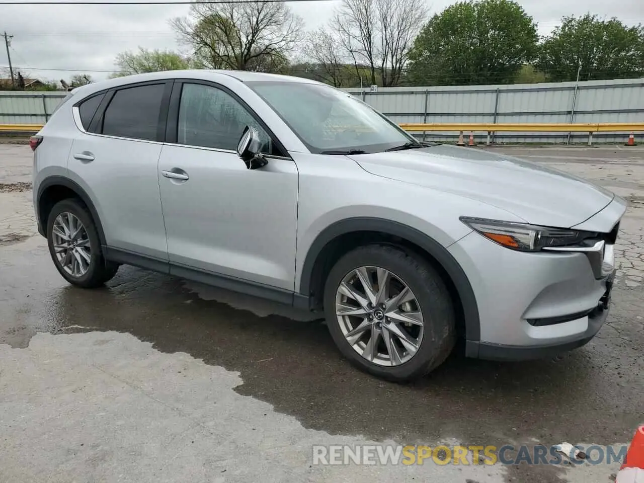 4 fotografías del automóvil dañado JM3KFADM5M1394807 MAZDA CX-5 2021