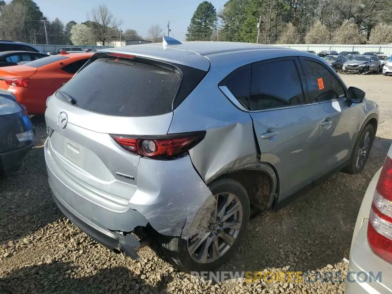 3 fotografías del automóvil dañado JM3KFADM6M0387094 MAZDA CX-5 2021