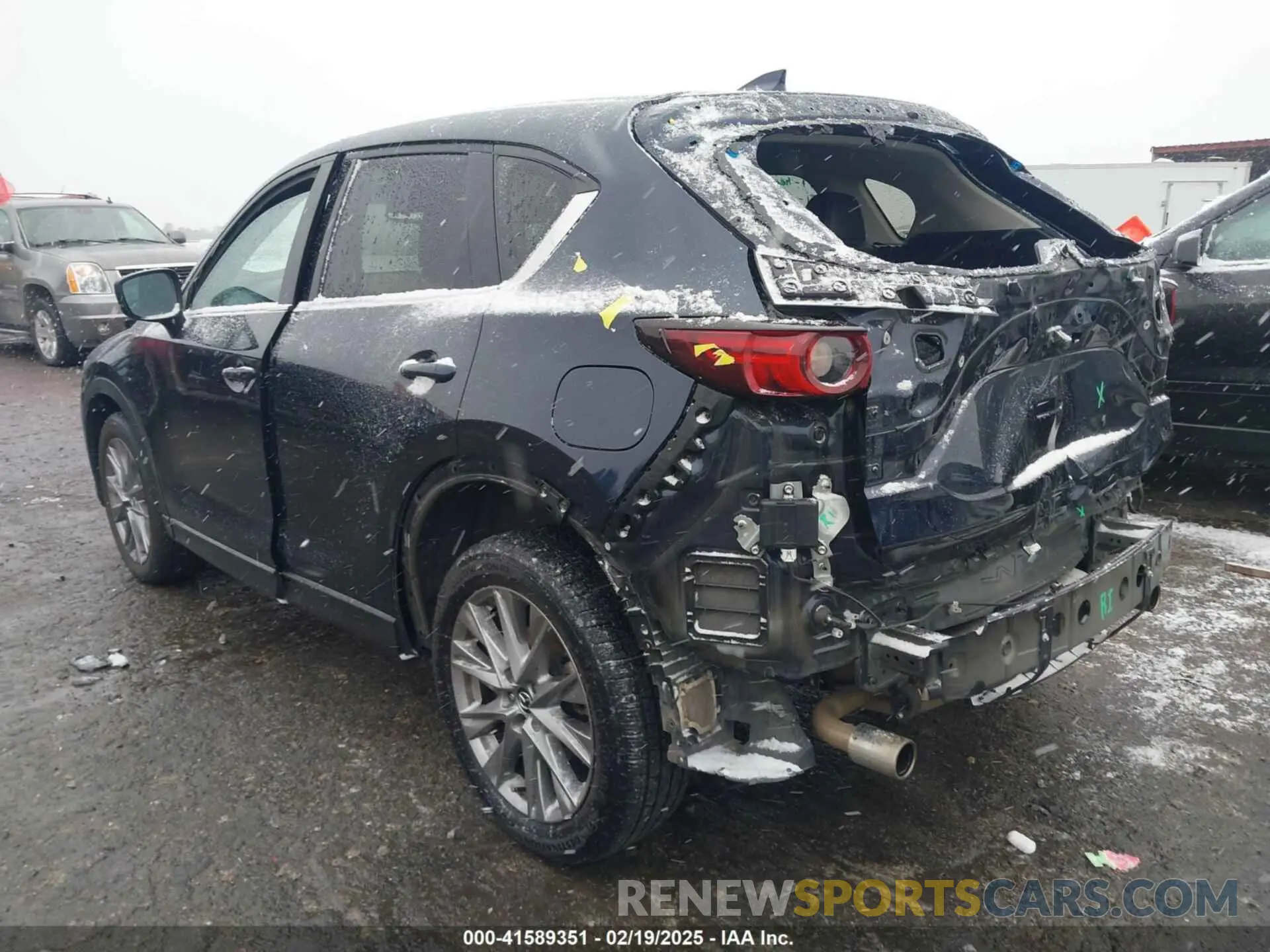 3 fotografías del automóvil dañado JM3KFADM7M0356310 MAZDA CX-5 2021