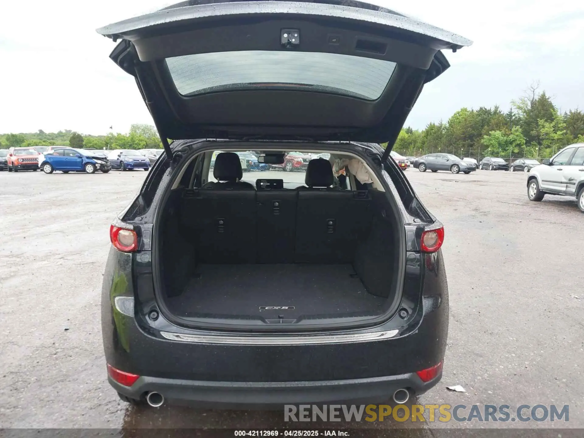 16 fotografías del automóvil dañado JM3KFADM7M0479475 MAZDA CX-5 2021