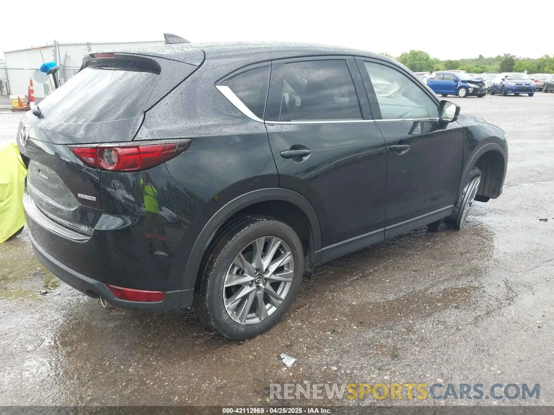 4 fotografías del automóvil dañado JM3KFADM7M0479475 MAZDA CX-5 2021