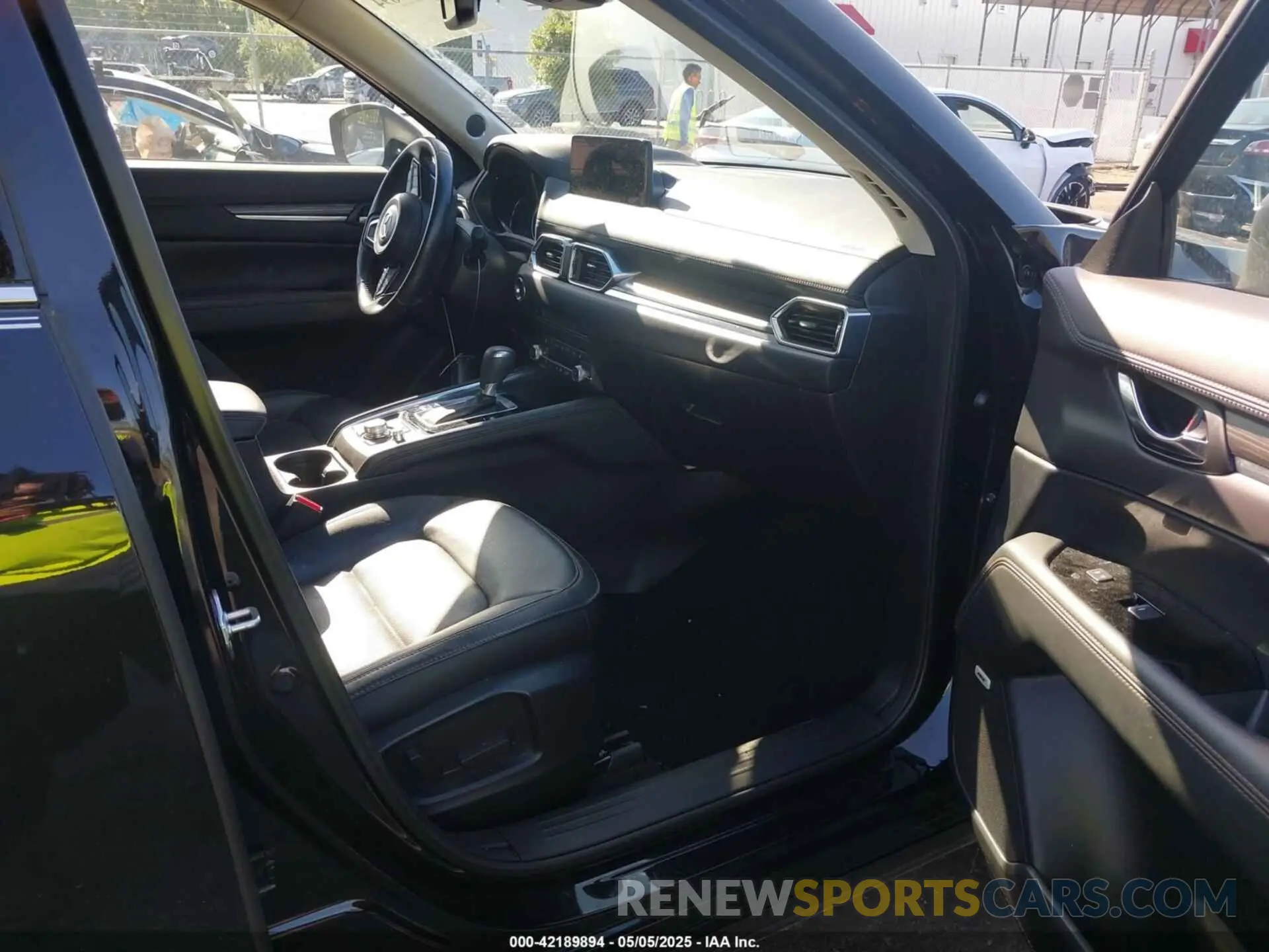 5 fotografías del automóvil dañado JM3KFADM8M0378204 MAZDA CX-5 2021