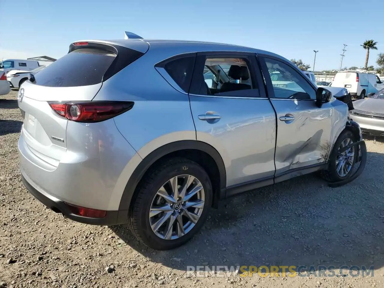 3 fotografías del automóvil dañado JM3KFADM8M0387839 MAZDA CX-5 2021