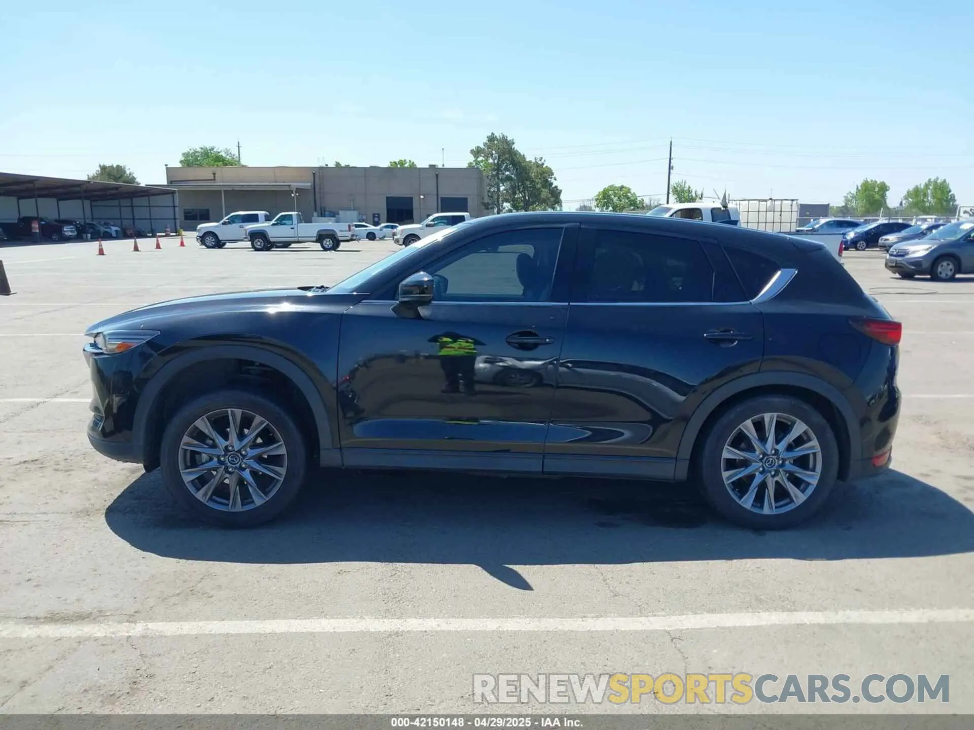 15 fotografías del automóvil dañado JM3KFADM8M1321527 MAZDA CX-5 2021