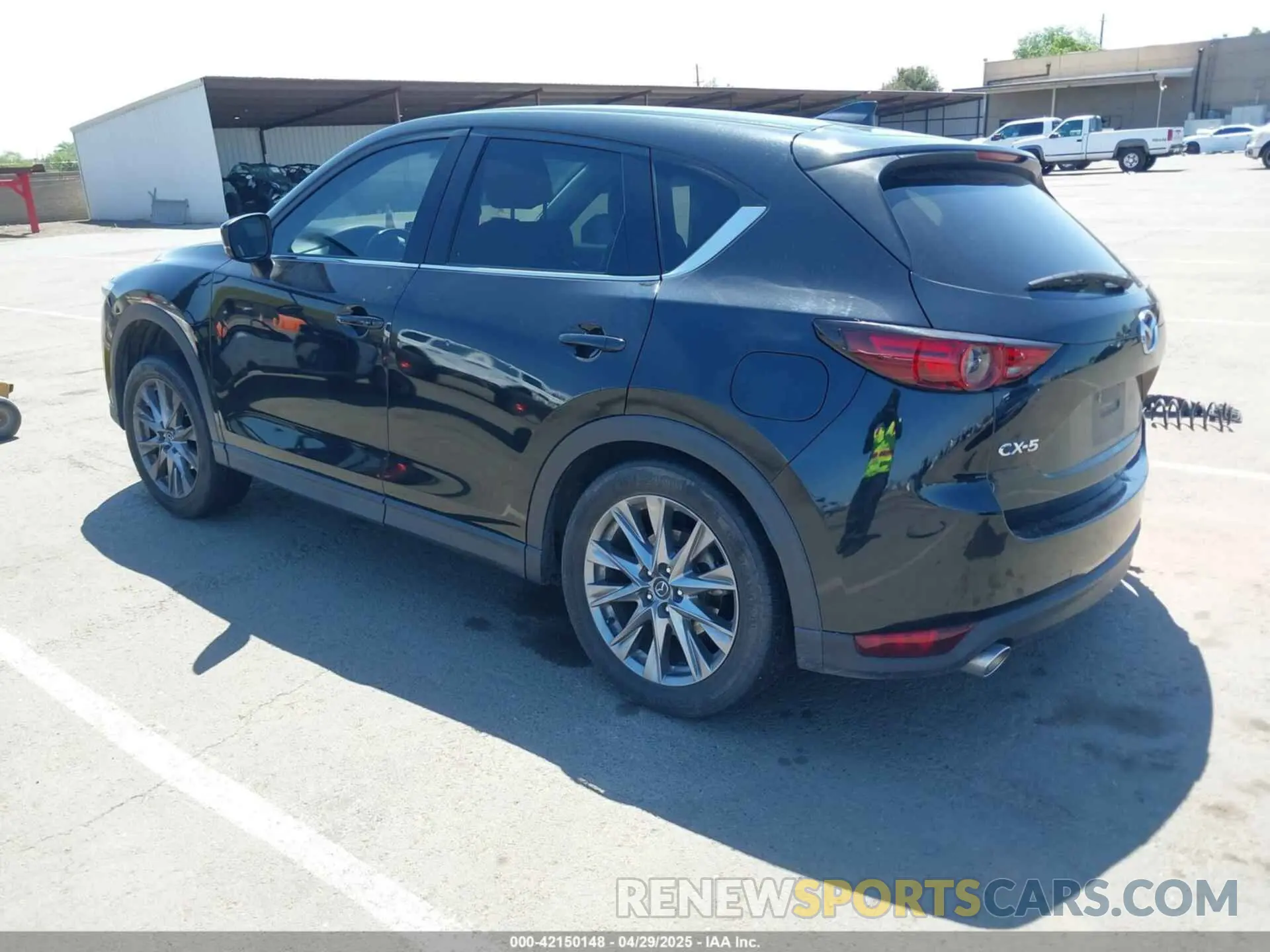 3 fotografías del automóvil dañado JM3KFADM8M1321527 MAZDA CX-5 2021