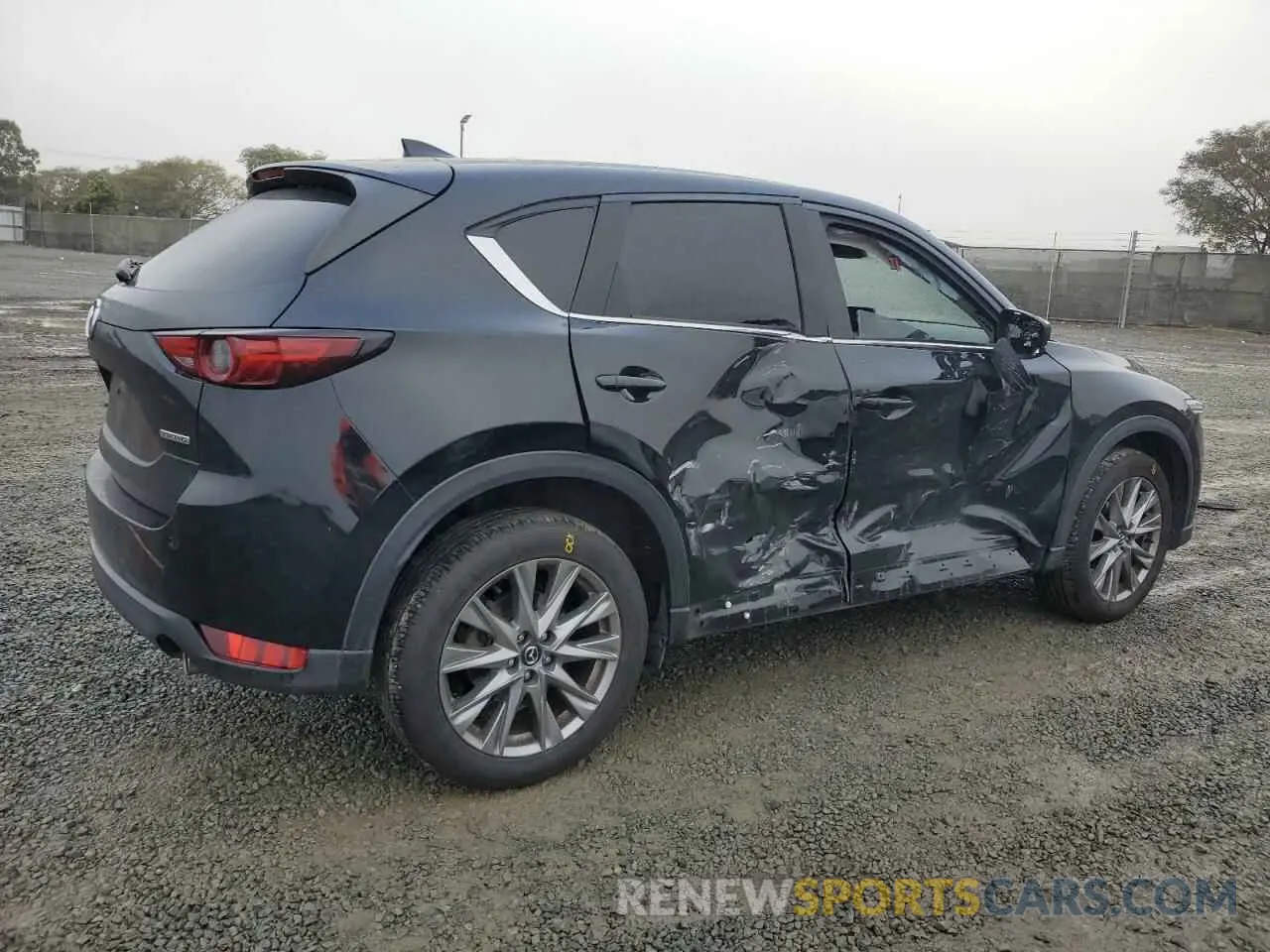3 fotografías del automóvil dañado JM3KFADMXM0306095 MAZDA CX-5 2021