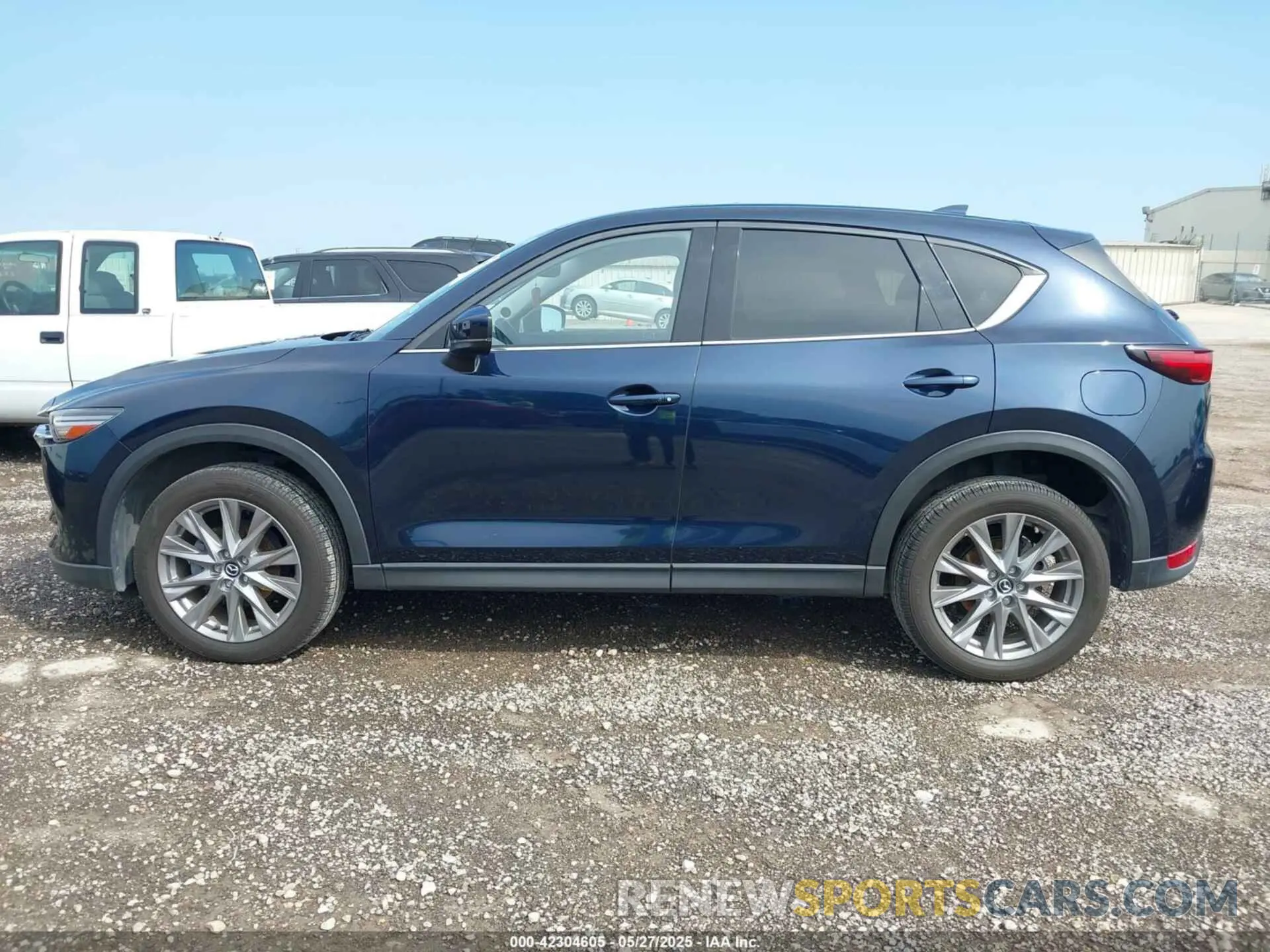 14 fotografías del automóvil dañado JM3KFADMXM1321545 MAZDA CX-5 2021
