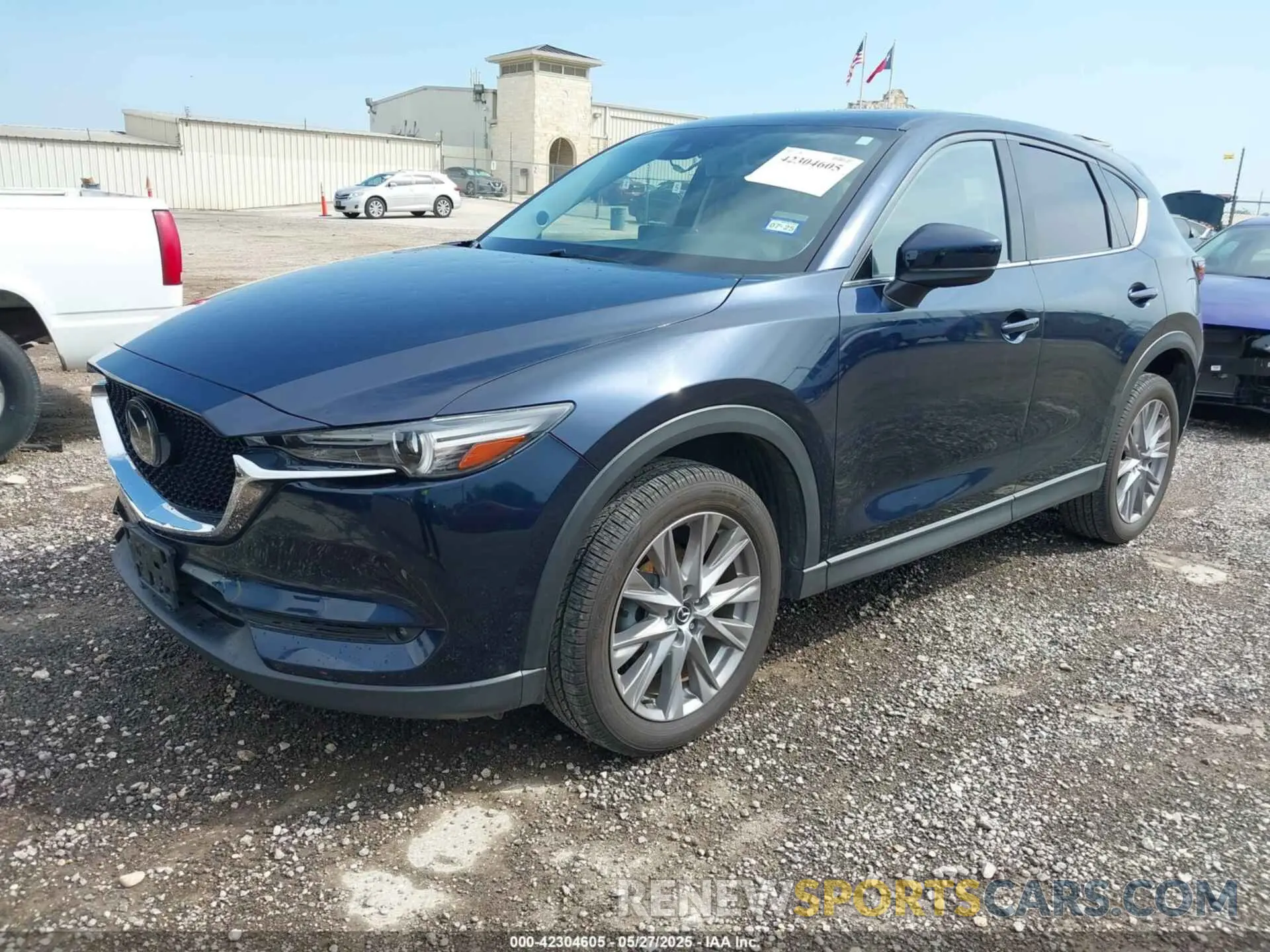 2 fotografías del automóvil dañado JM3KFADMXM1321545 MAZDA CX-5 2021