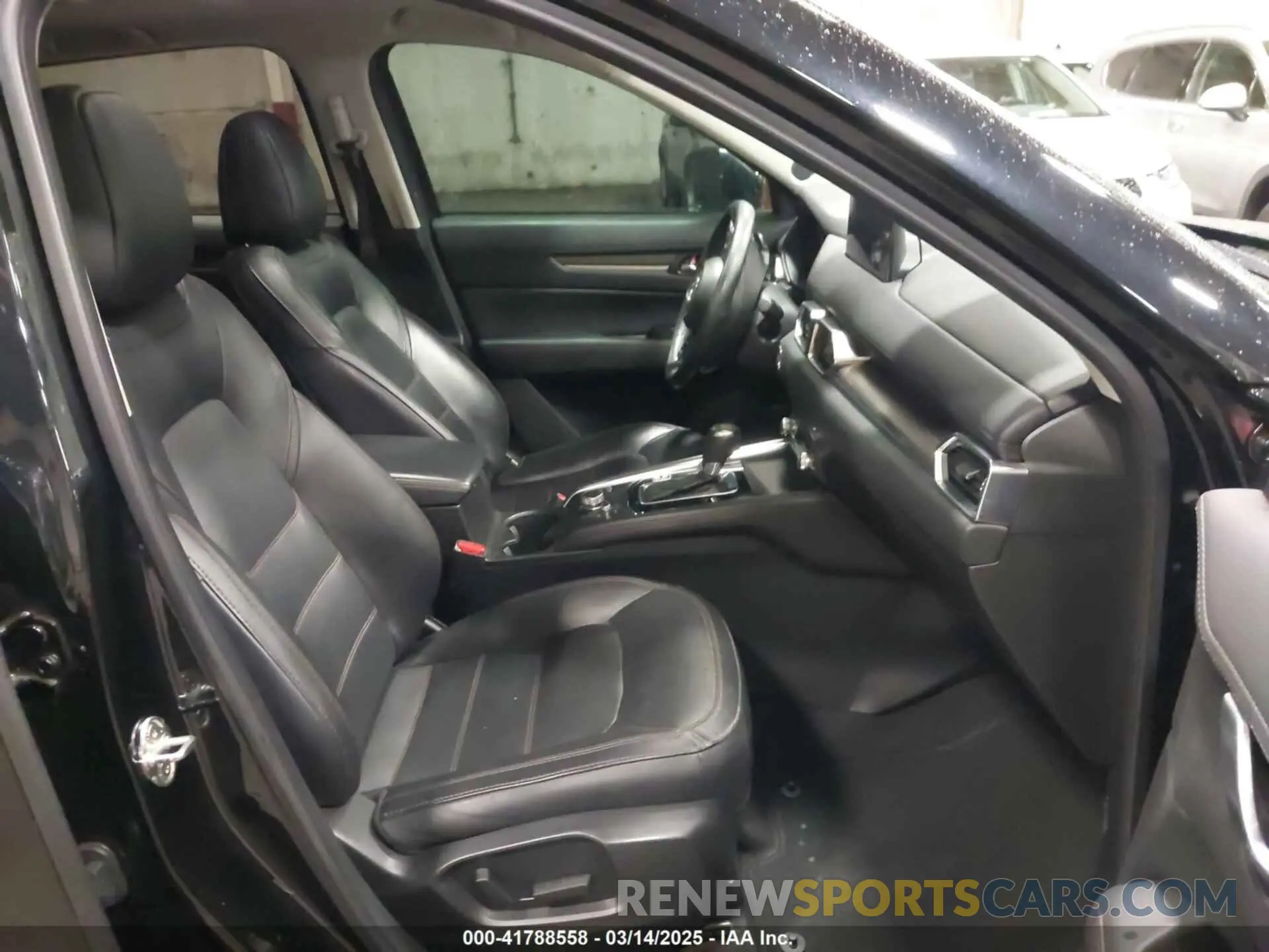 5 fotografías del automóvil dañado JM3KFBAY5M0412046 MAZDA CX-5 2021
