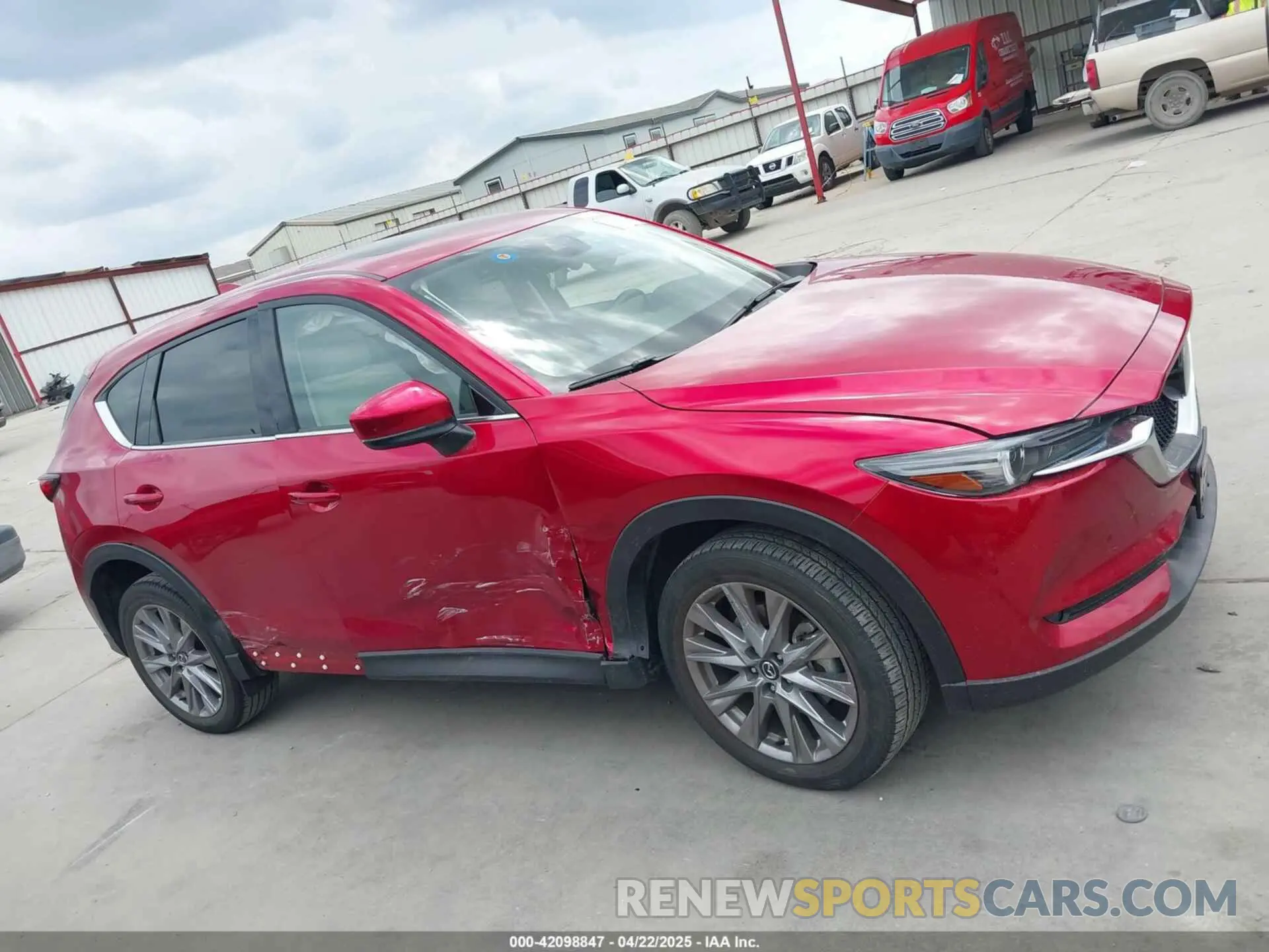 13 fotografías del automóvil dañado JM3KFBAY8M0451567 MAZDA CX-5 2021