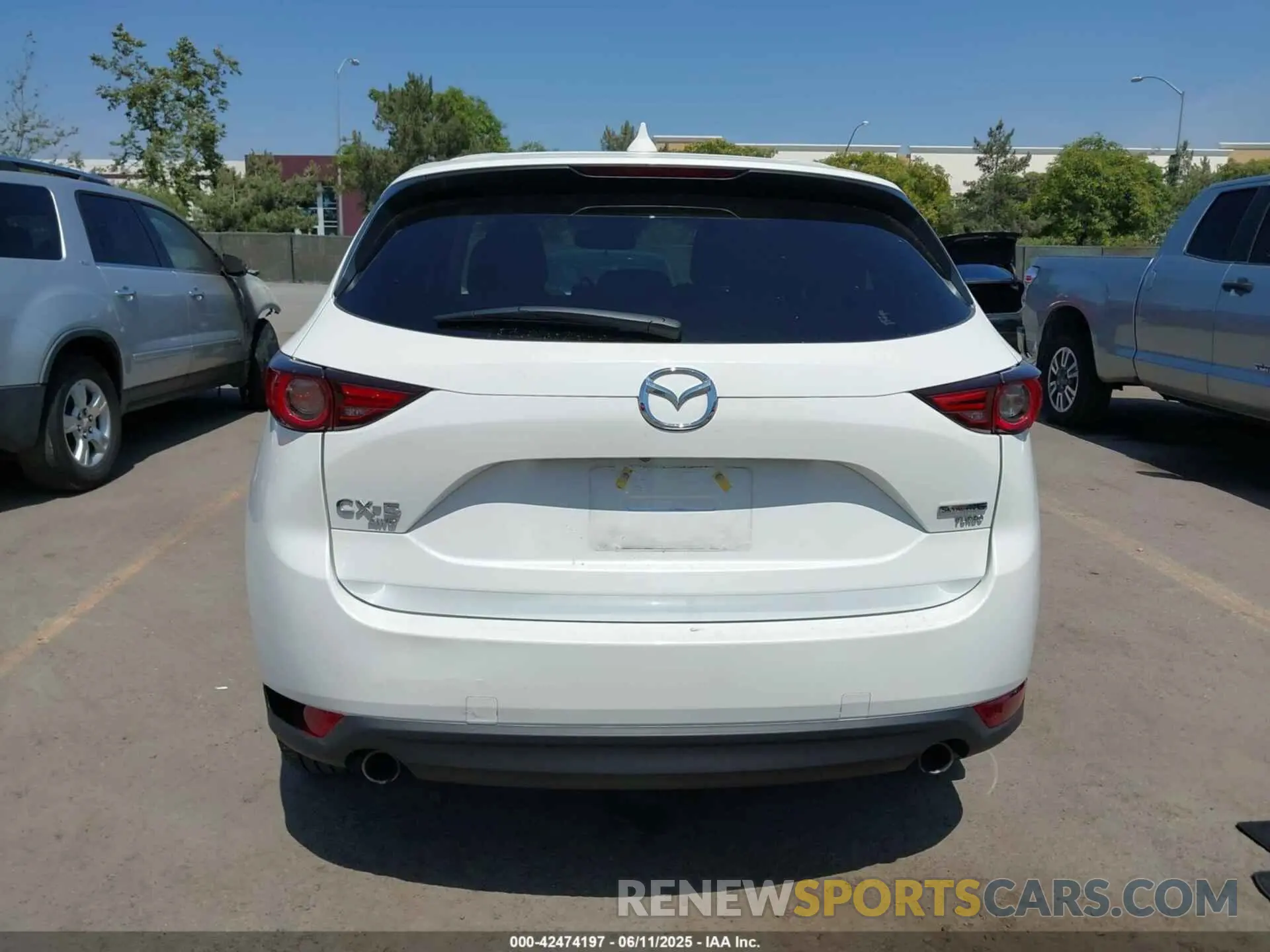 16 fotografías del automóvil dañado JM3KFBAYXM0405710 MAZDA CX-5 2021