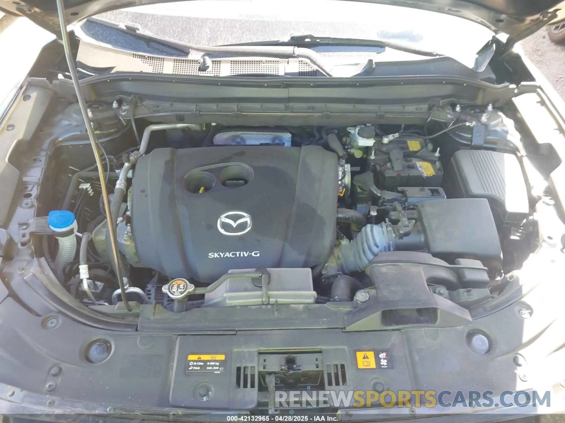 10 fotografías del automóvil dañado JM3KFBBM1M0398352 MAZDA CX-5 2021