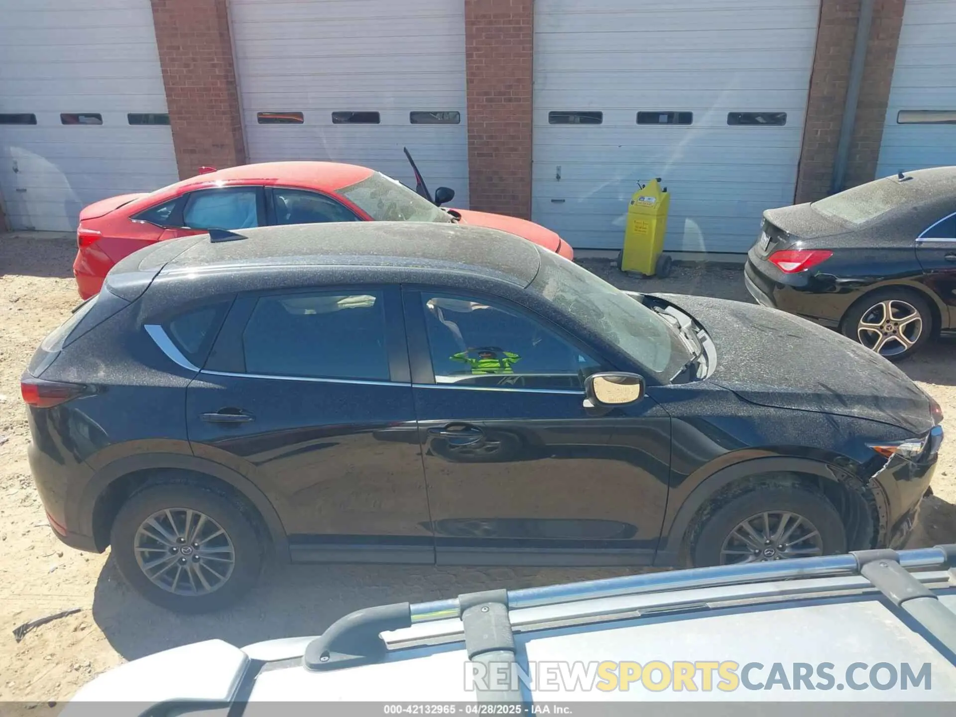 13 fotografías del automóvil dañado JM3KFBBM1M0398352 MAZDA CX-5 2021