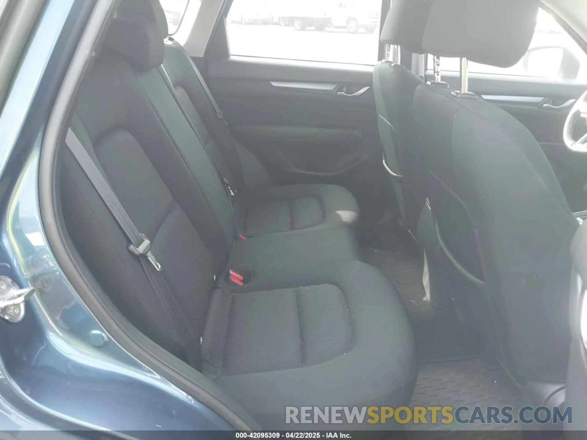 8 fotografías del automóvil dañado JM3KFBBM5M1313765 MAZDA CX-5 2021
