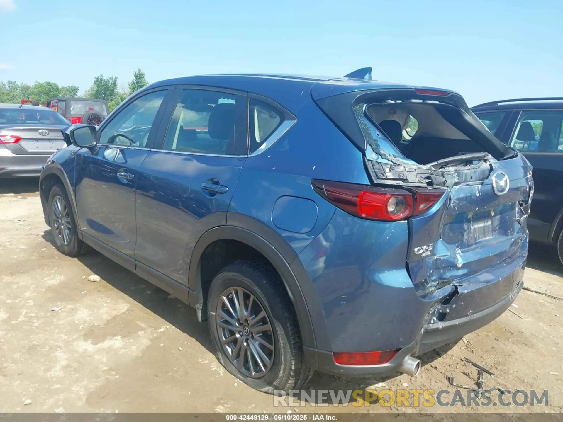 3 fotografías del automóvil dañado JM3KFBBMXM0417657 MAZDA CX-5 2021