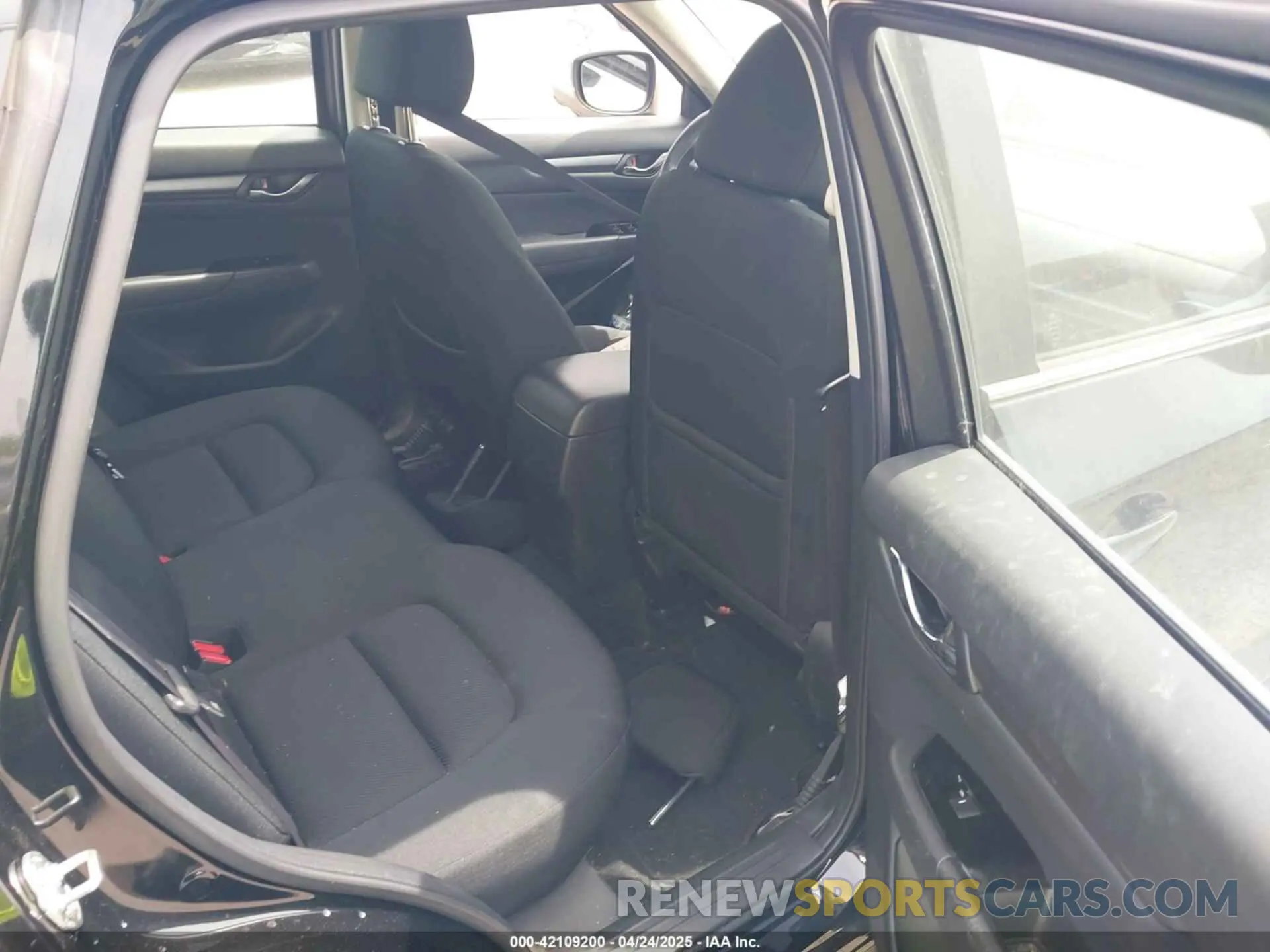 8 fotografías del automóvil dañado JM3KFBBMXM1332974 MAZDA CX-5 2021