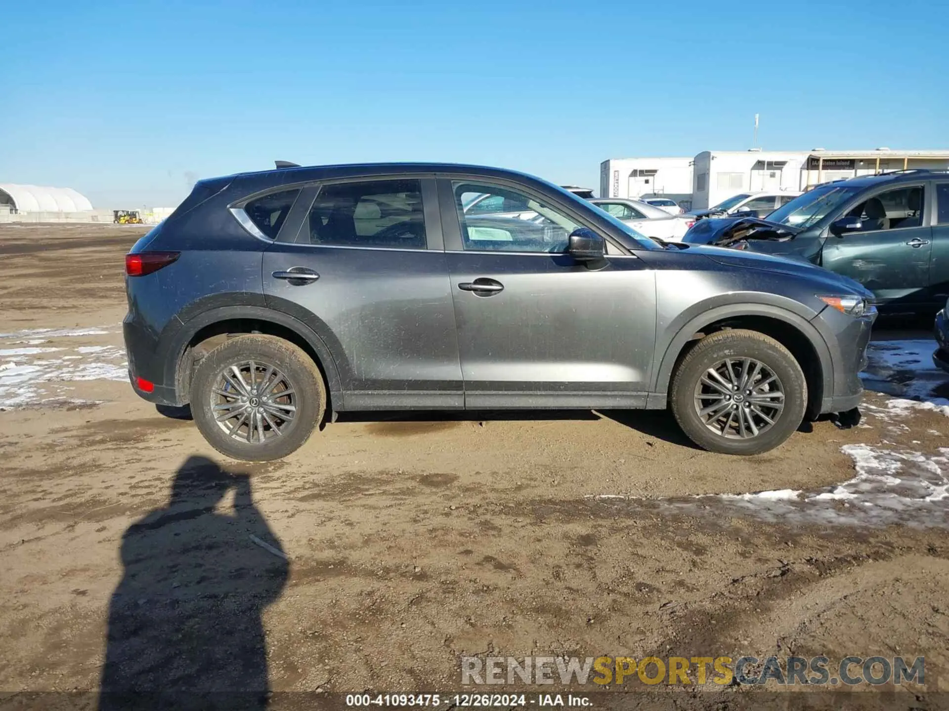 14 fotografías del automóvil dañado JM3KFBCM1M0493766 MAZDA CX-5 2021