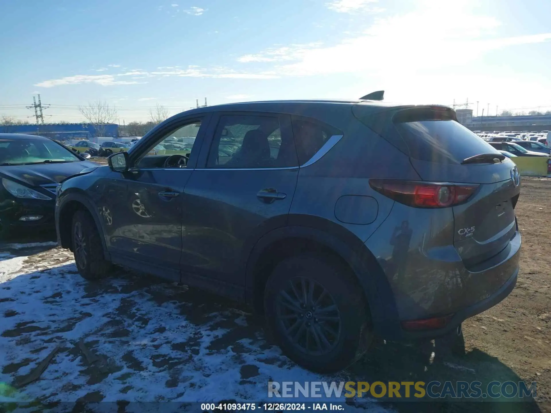 15 fotografías del automóvil dañado JM3KFBCM1M0493766 MAZDA CX-5 2021