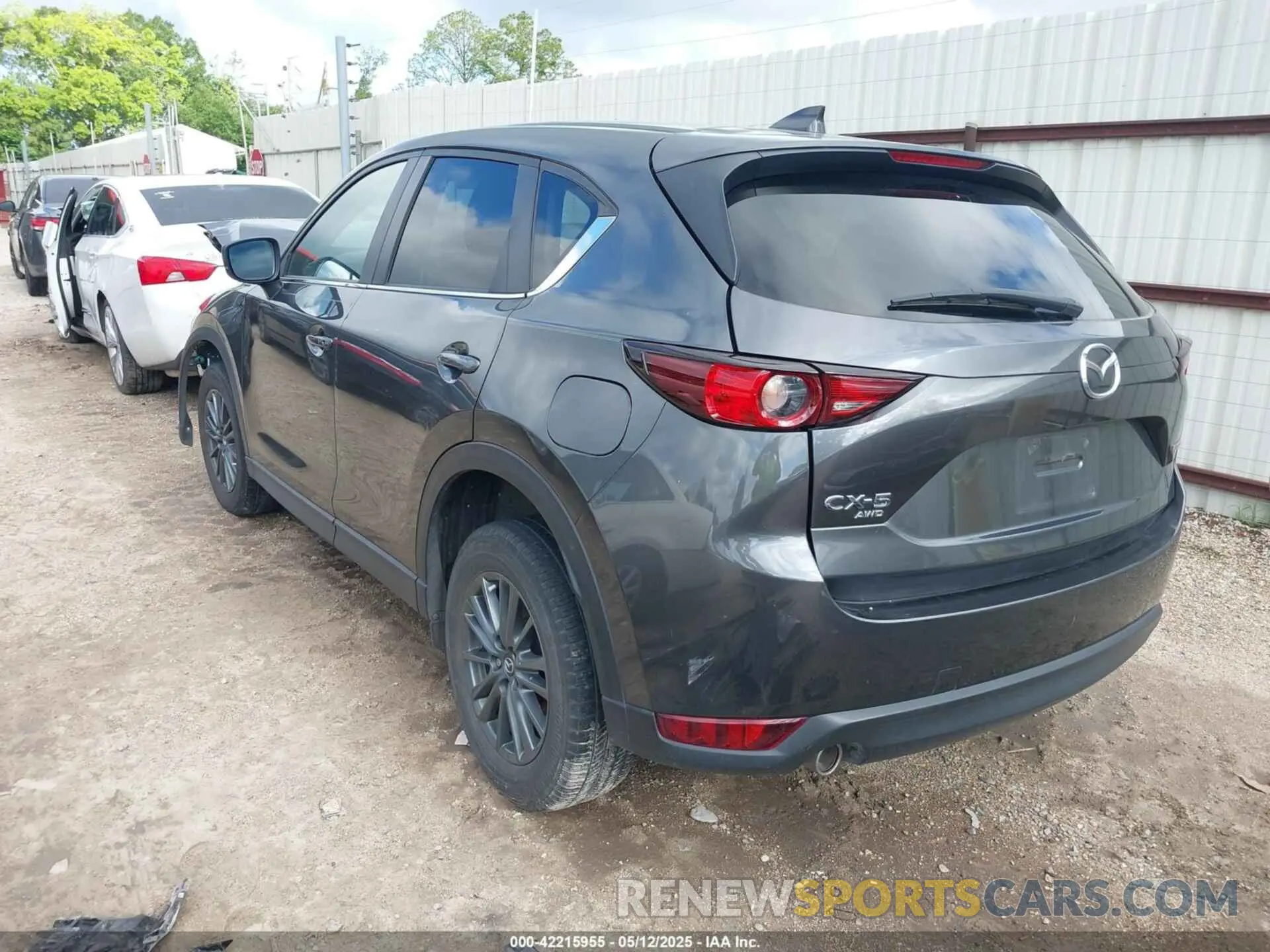3 fotografías del automóvil dañado JM3KFBCM1M0496957 MAZDA CX-5 2021