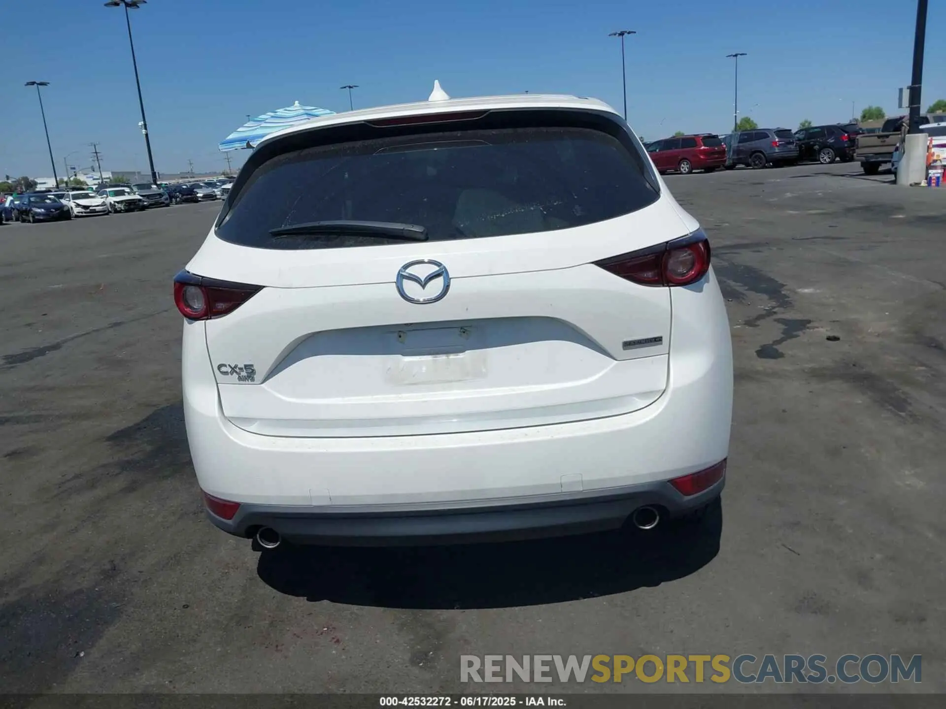 17 fotografías del automóvil dañado JM3KFBCM2M0487832 MAZDA CX-5 2021