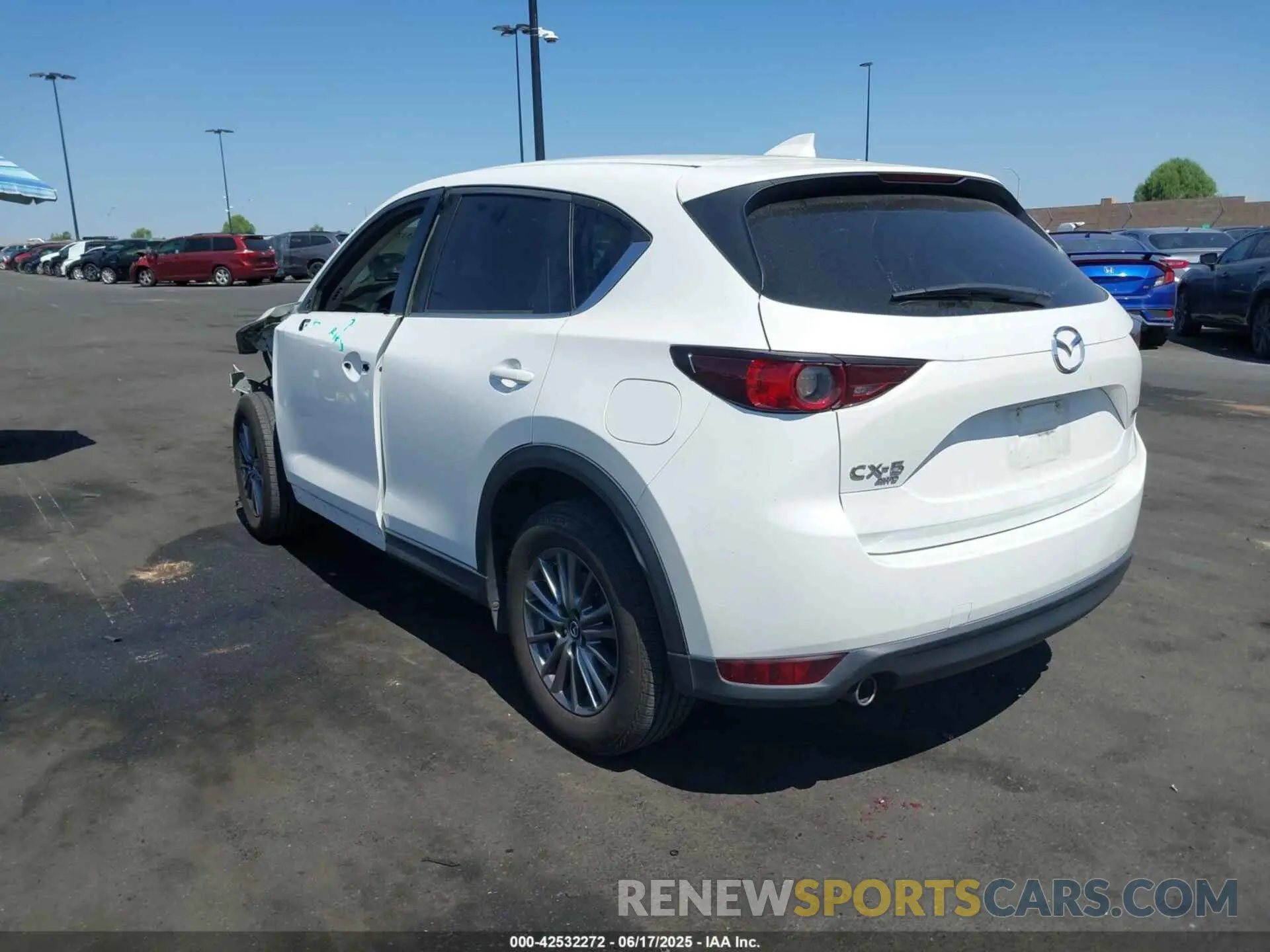 3 fotografías del automóvil dañado JM3KFBCM2M0487832 MAZDA CX-5 2021
