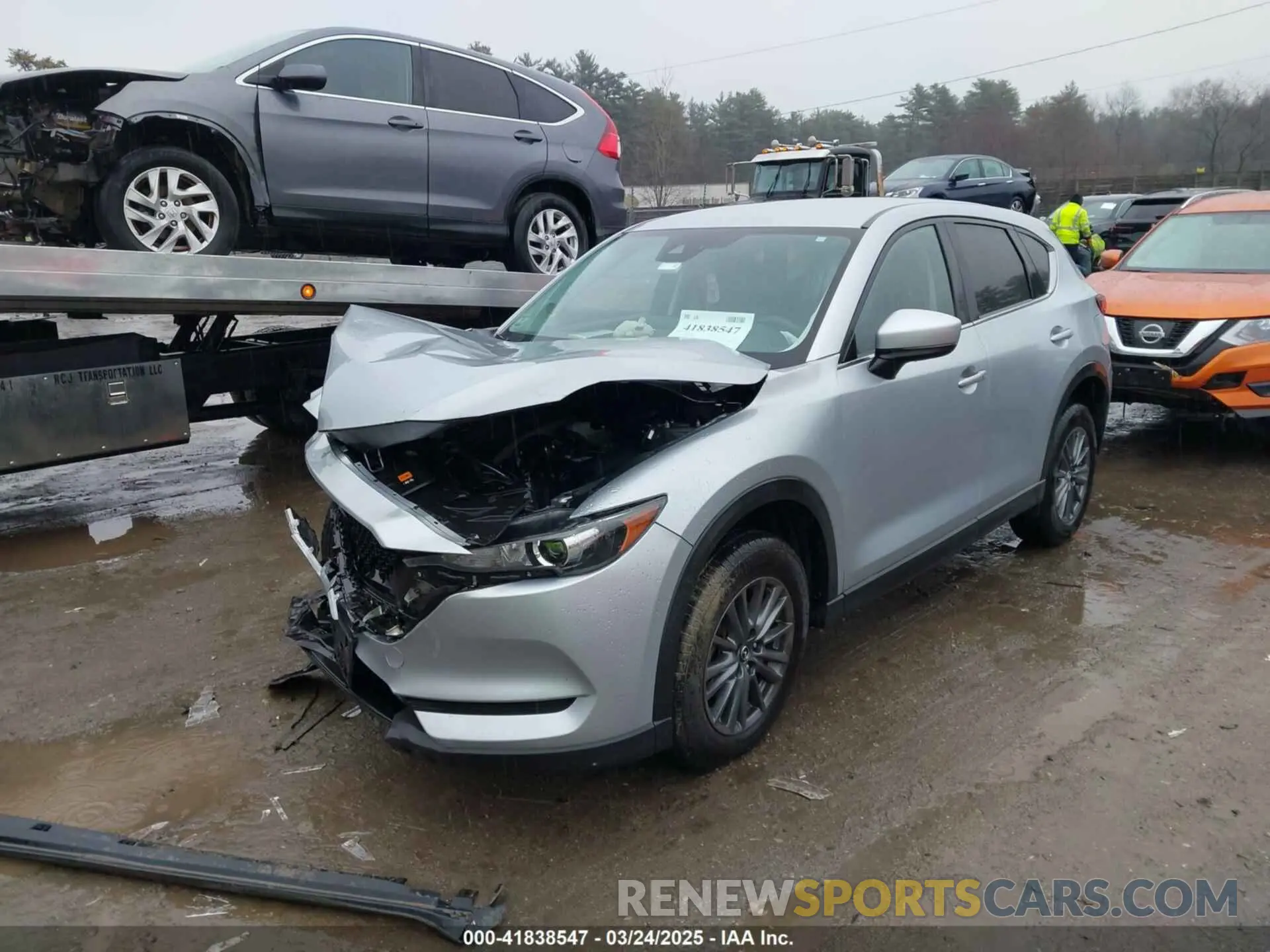 2 fotografías del automóvil dañado JM3KFBCM3M0301019 MAZDA CX-5 2021