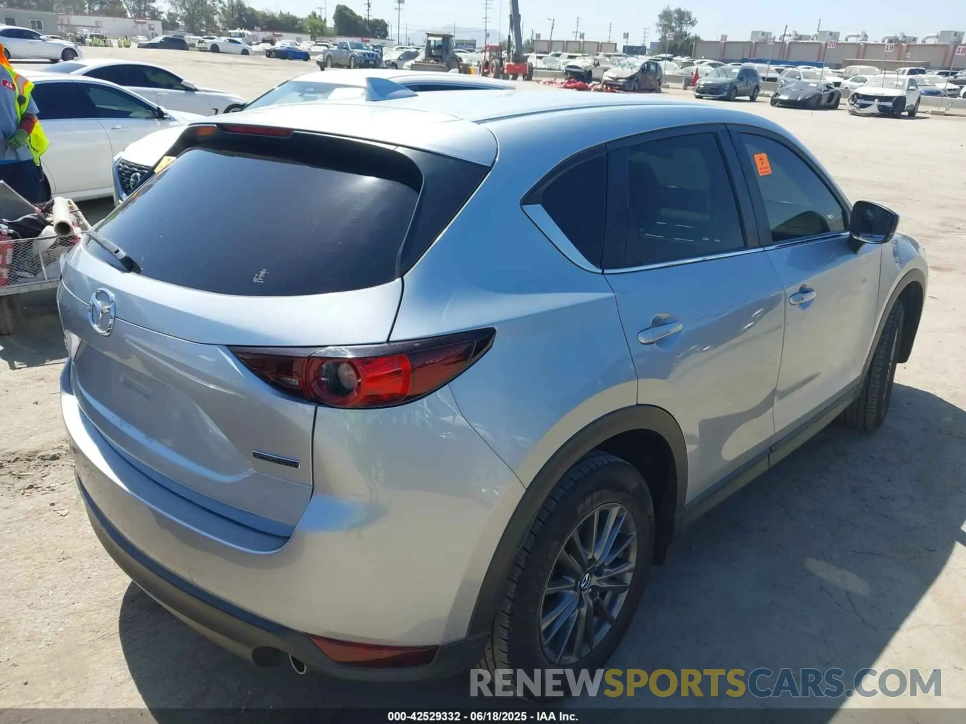 4 fotografías del automóvil dañado JM3KFBCM4M0340380 MAZDA CX-5 2021