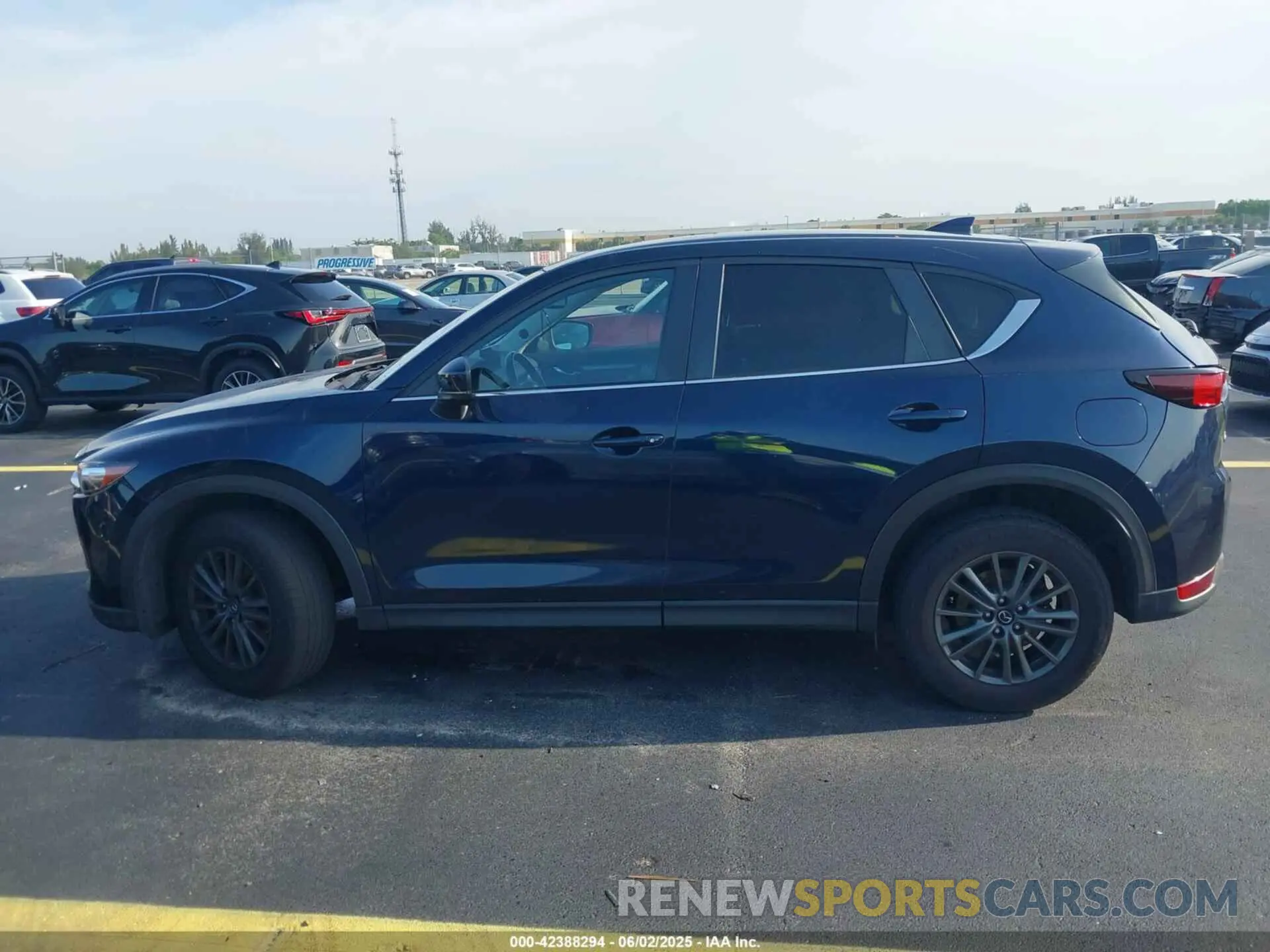 14 fotografías del automóvil dañado JM3KFBCM4M1386043 MAZDA CX-5 2021
