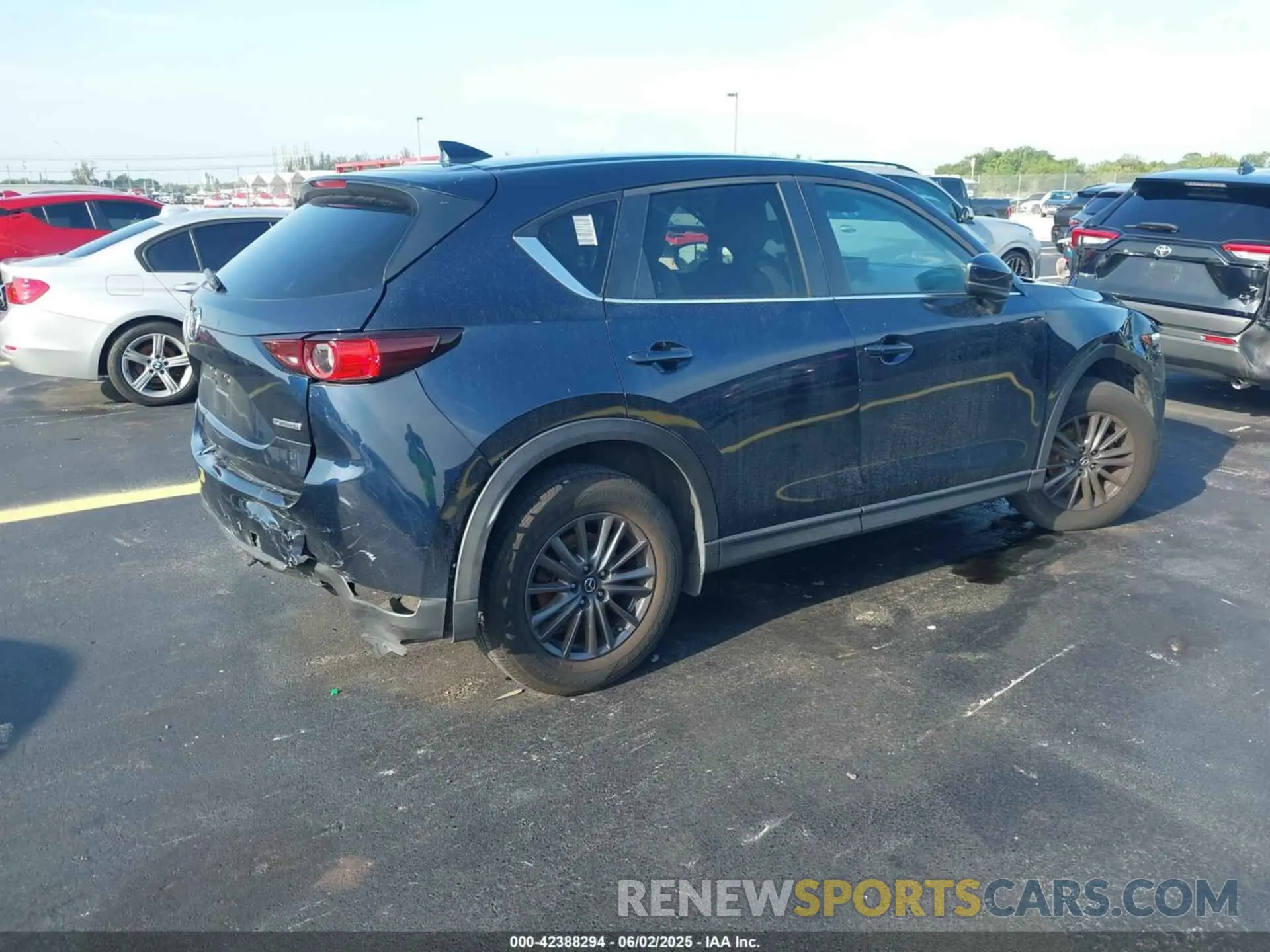 4 fotografías del automóvil dañado JM3KFBCM4M1386043 MAZDA CX-5 2021
