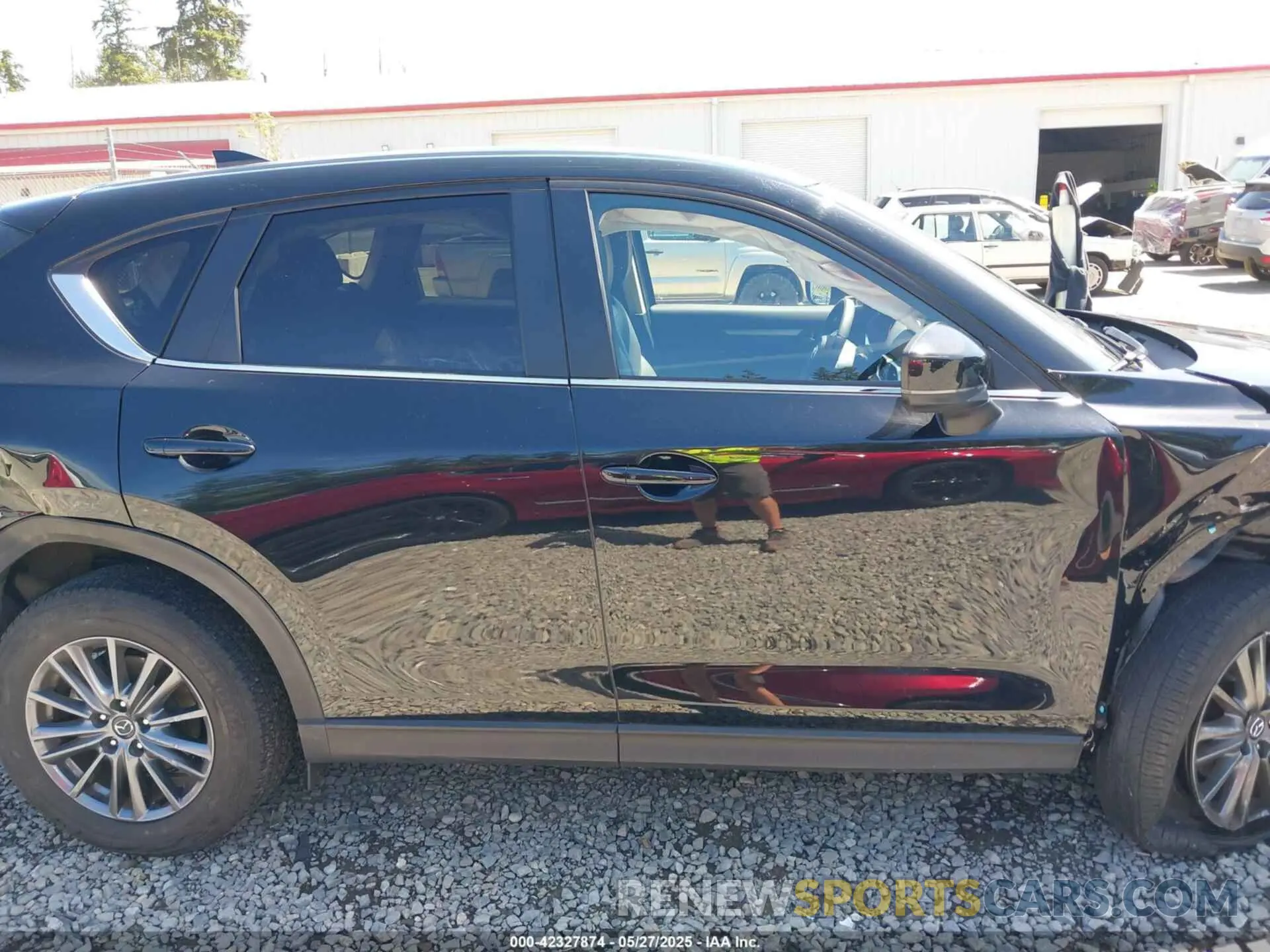 13 fotografías del automóvil dañado JM3KFBCM5M0443016 MAZDA CX-5 2021
