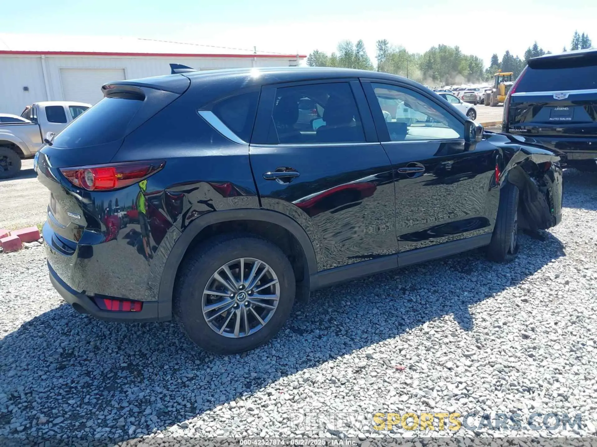 4 fotografías del automóvil dañado JM3KFBCM5M0443016 MAZDA CX-5 2021