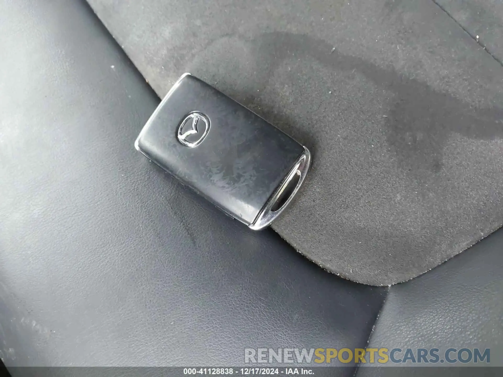 11 fotografías del automóvil dañado JM3KFBCM7M0369503 MAZDA CX-5 2021
