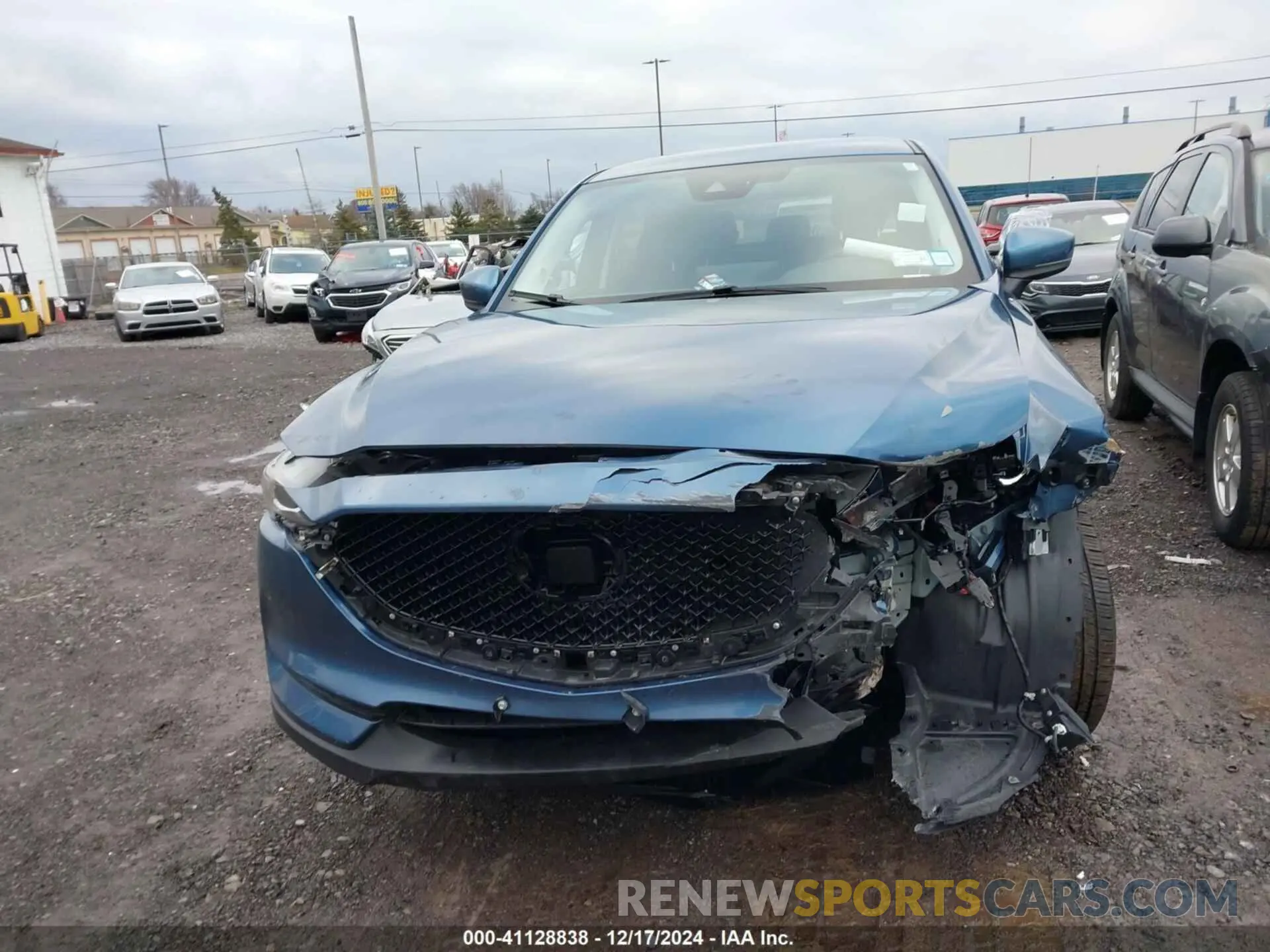 12 fotografías del automóvil dañado JM3KFBCM7M0369503 MAZDA CX-5 2021