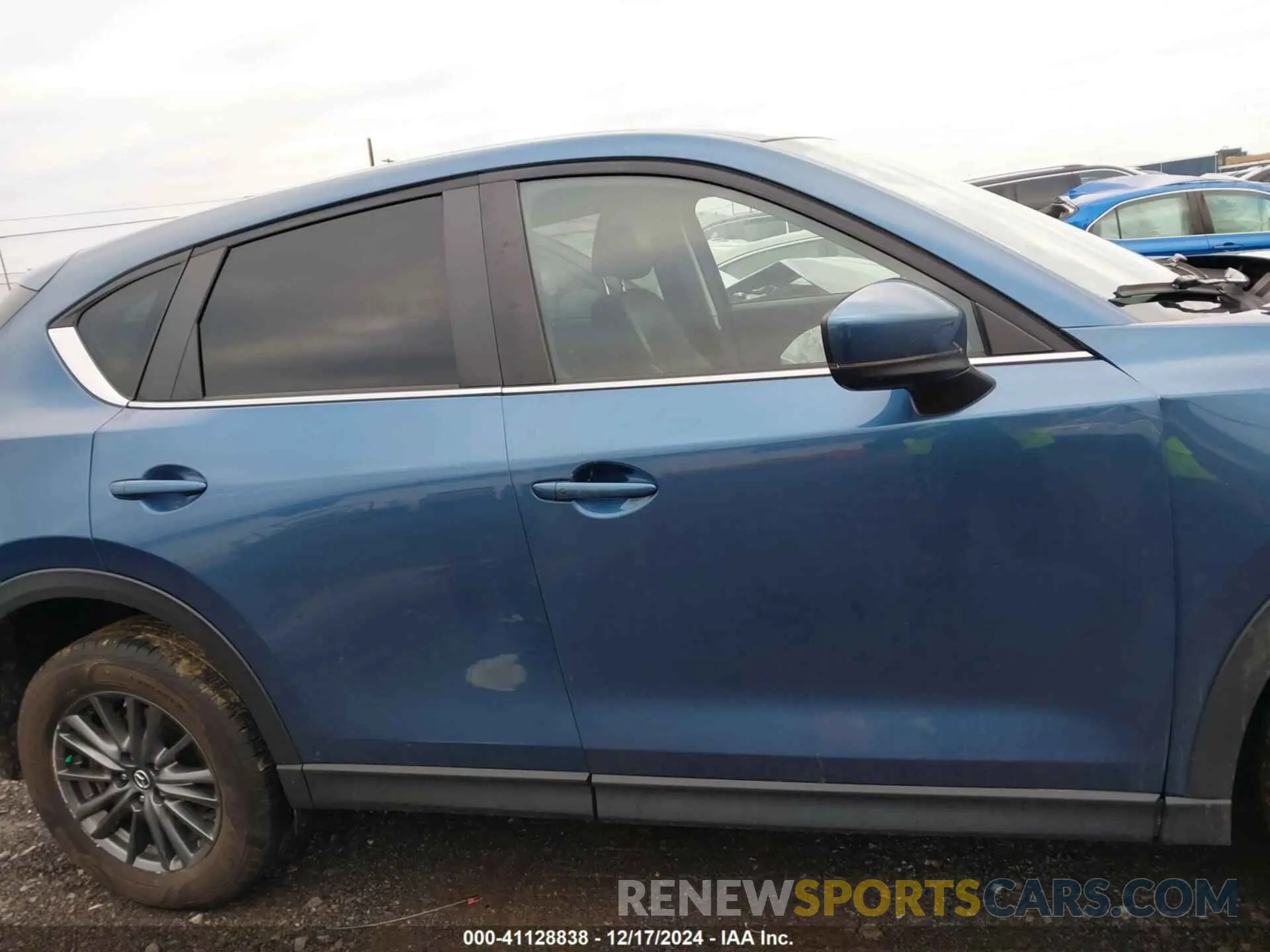 13 fotografías del automóvil dañado JM3KFBCM7M0369503 MAZDA CX-5 2021