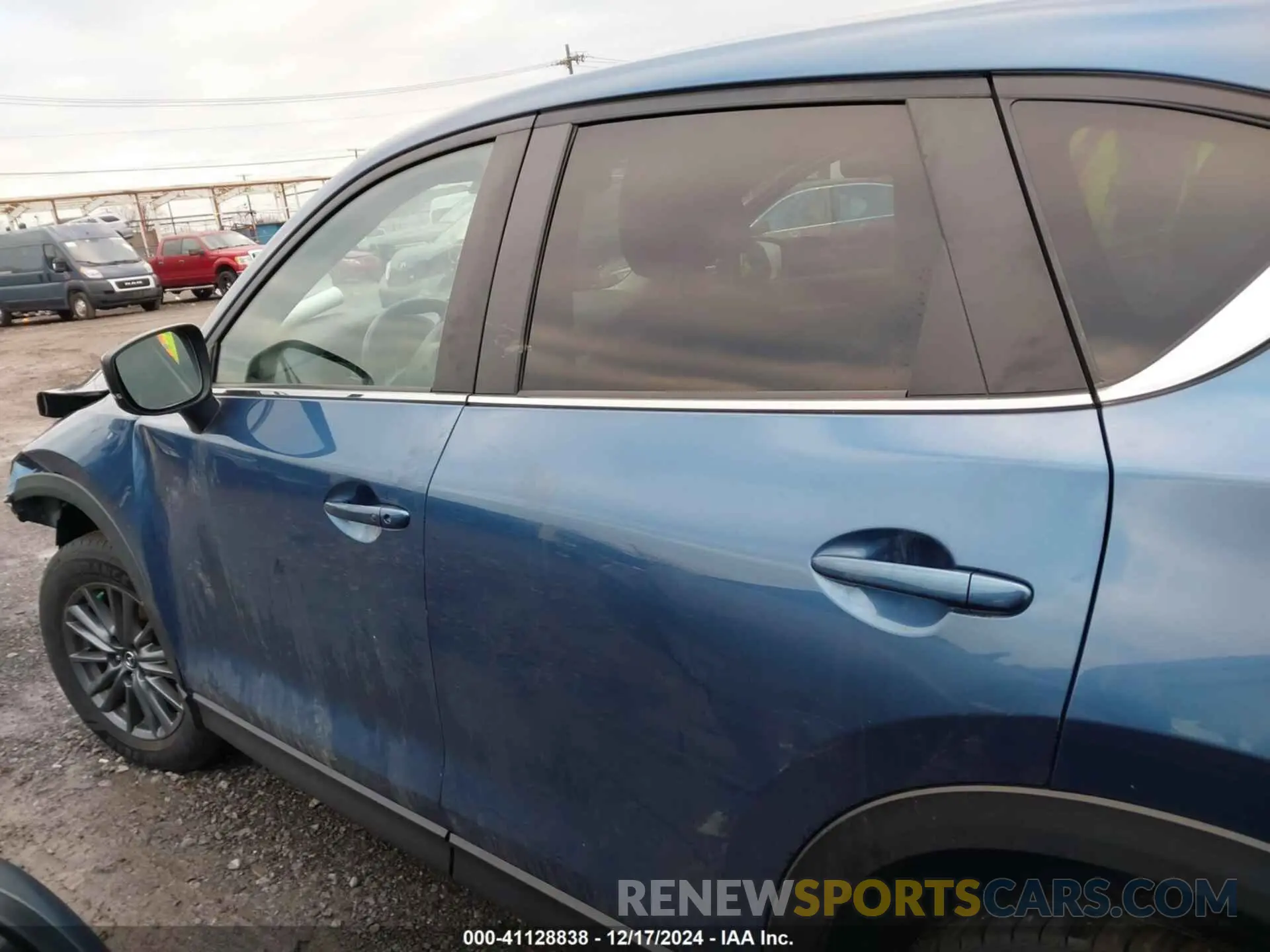 14 fotografías del automóvil dañado JM3KFBCM7M0369503 MAZDA CX-5 2021